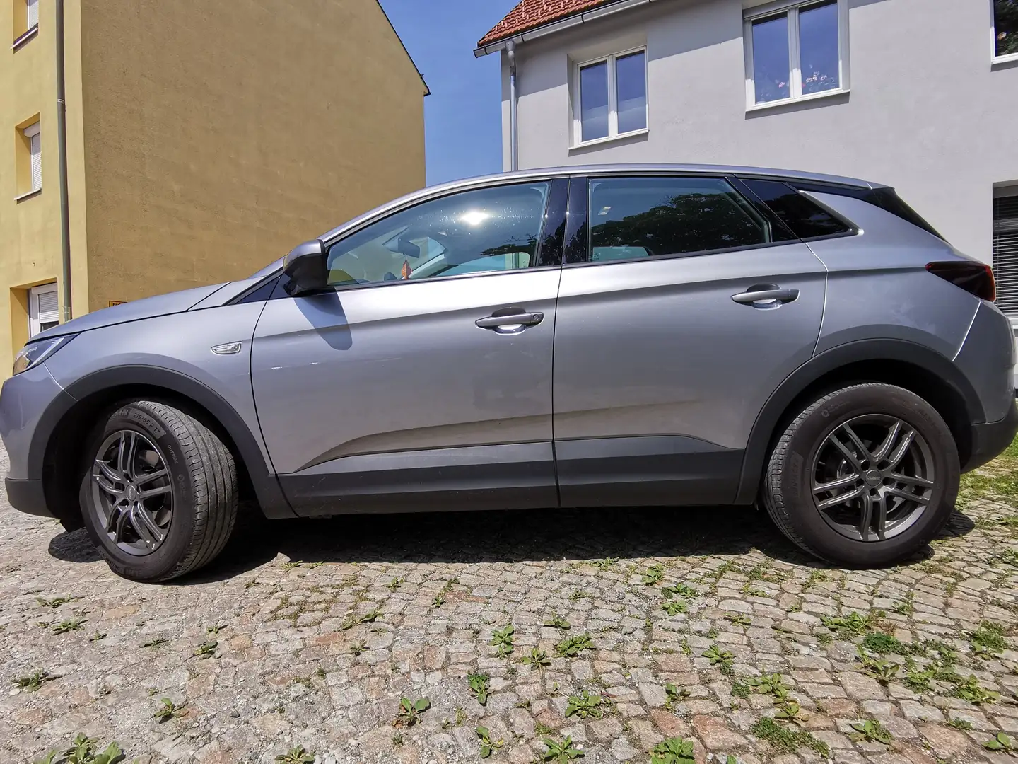 Opel Grandland X Grandland X 1,5 CDTI BlueInjection Ultimate Silber - 1