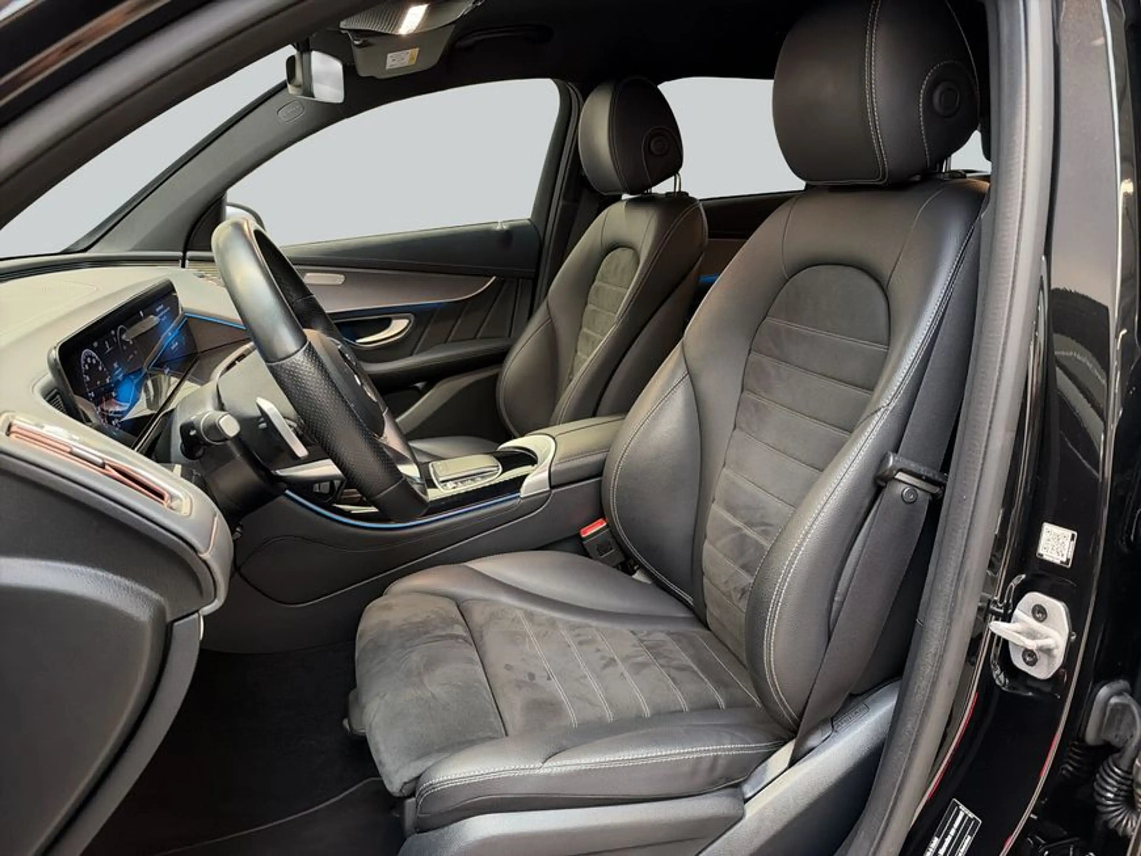 Mercedes-Benz EQC 400 EQC — photo 11