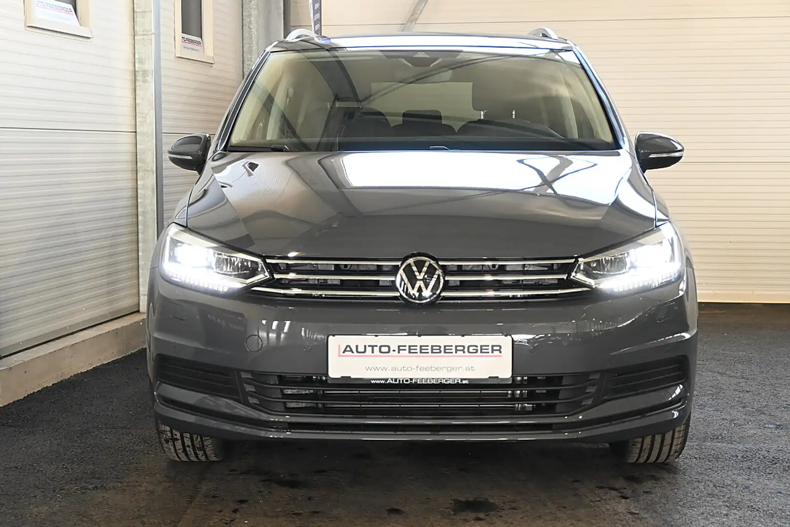 Volkswagen Touran 1,5 TSI ACT Friends DSG  AHK,ACC,,LED,Navi 7-si... Grau - 2