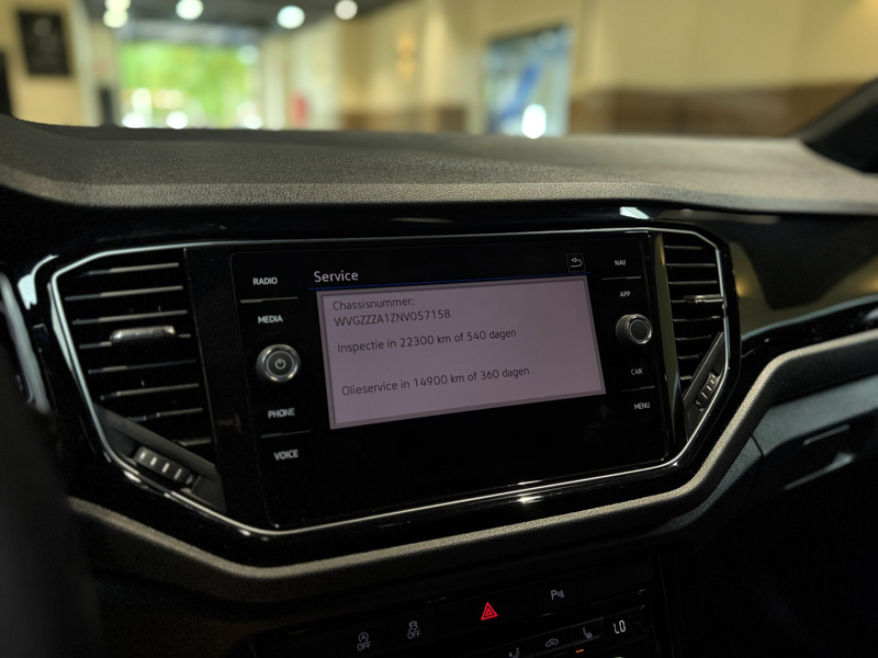Volkswagen T-Roc R 2.0 TSI 4Motion Sport 300pk|Pano|Leder|Beats|Key — photo 37