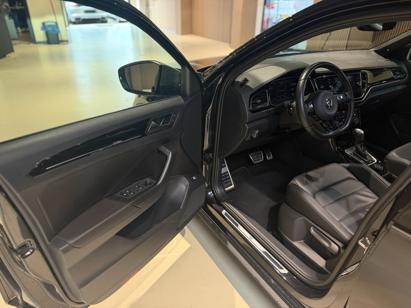 Volkswagen T-Roc R 2.0 TSI 4Motion Sport 300pk|Pano|Leder|Beats|Key — photo 17