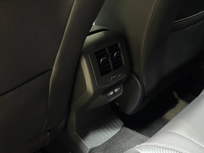 Volkswagen T-Roc R 2.0 TSI 4Motion Sport 300pk|Pano|Leder|Beats|Key — photo 43