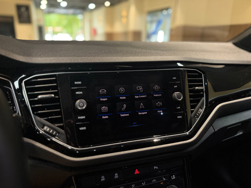 Volkswagen T-Roc R 2.0 TSI 4Motion Sport 300pk|Pano|Leder|Beats|Key — photo 32