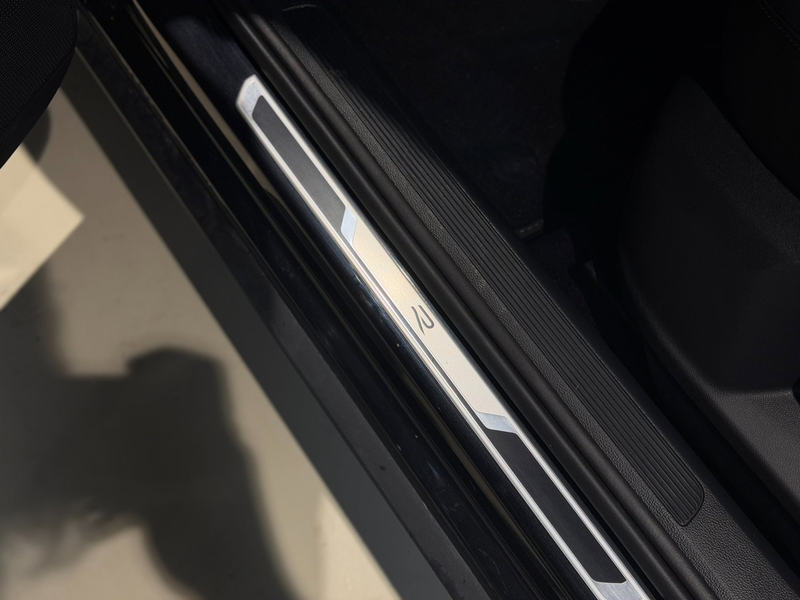 Volkswagen T-Roc R 2.0 TSI 4Motion Sport 300pk|Pano|Leder|Beats|Key — photo 18