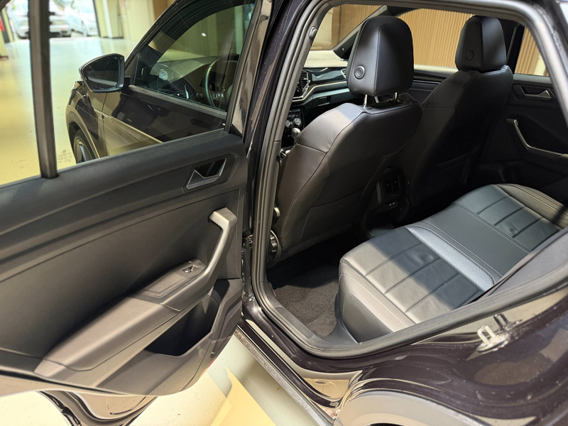 Volkswagen T-Roc R 2.0 TSI 4Motion Sport 300pk|Pano|Leder|Beats|Key — photo 41