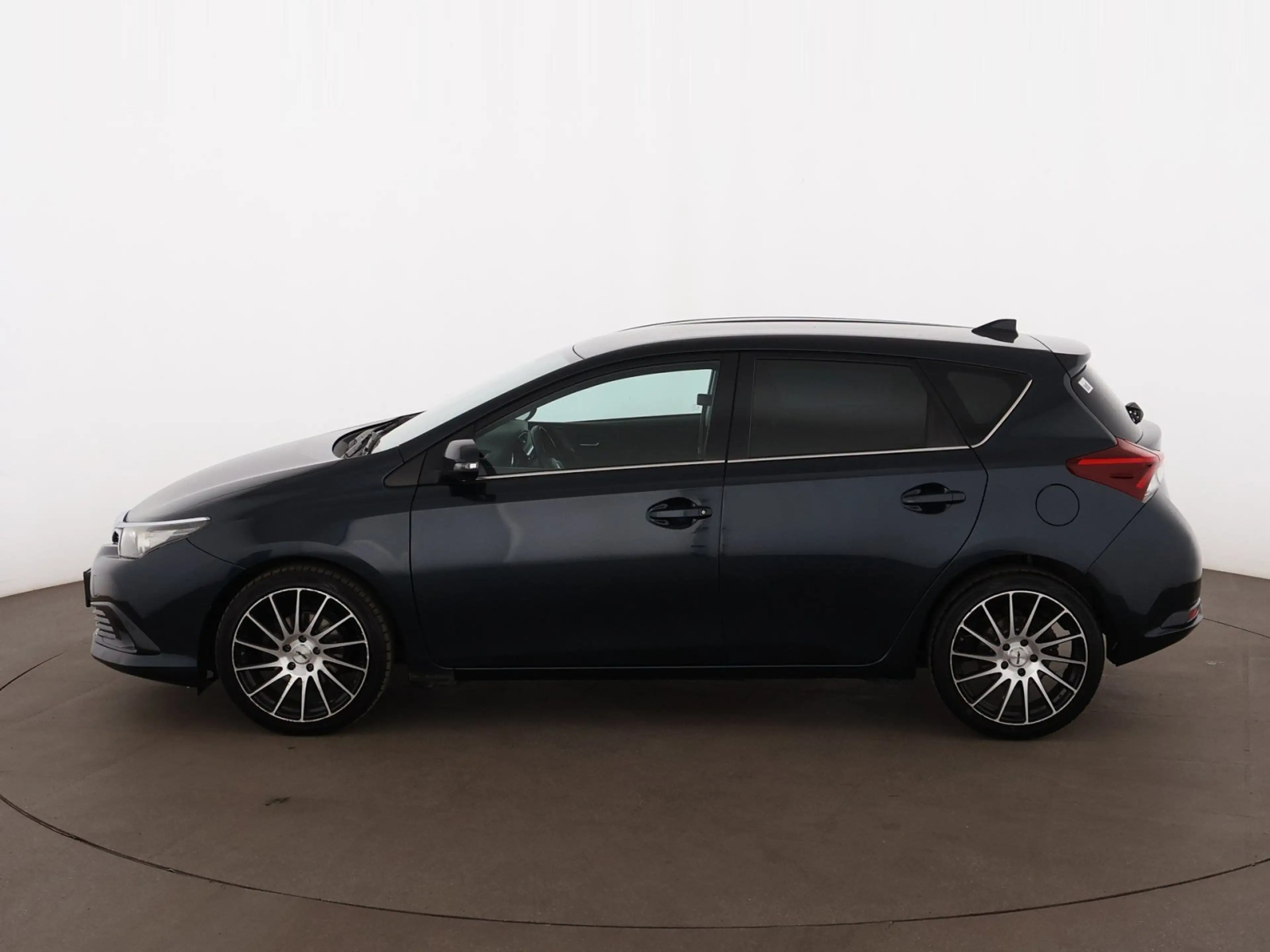 Toyota Auris 1.6 D Comfort R-CAM TEMPOMAT KLIMA — photo 6