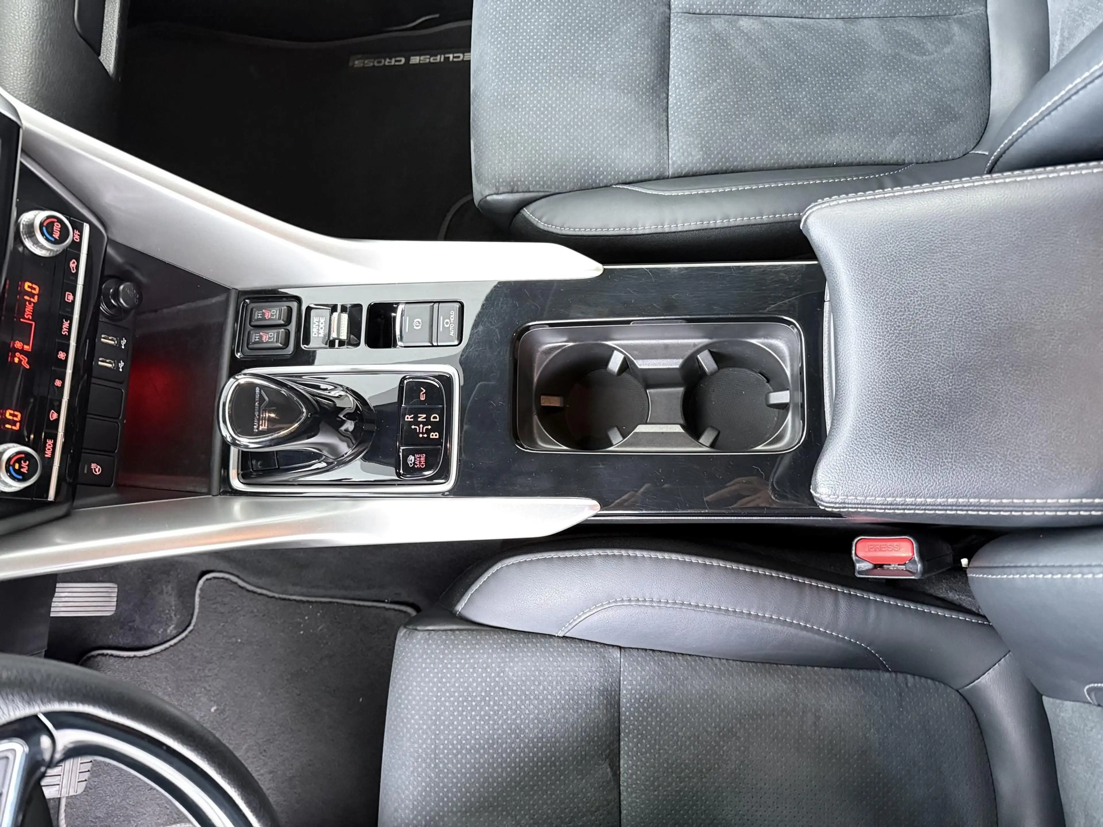 Mitsubishi Eclipse Cross 2.4 PHEV 188pk Business 4WD — photo 12