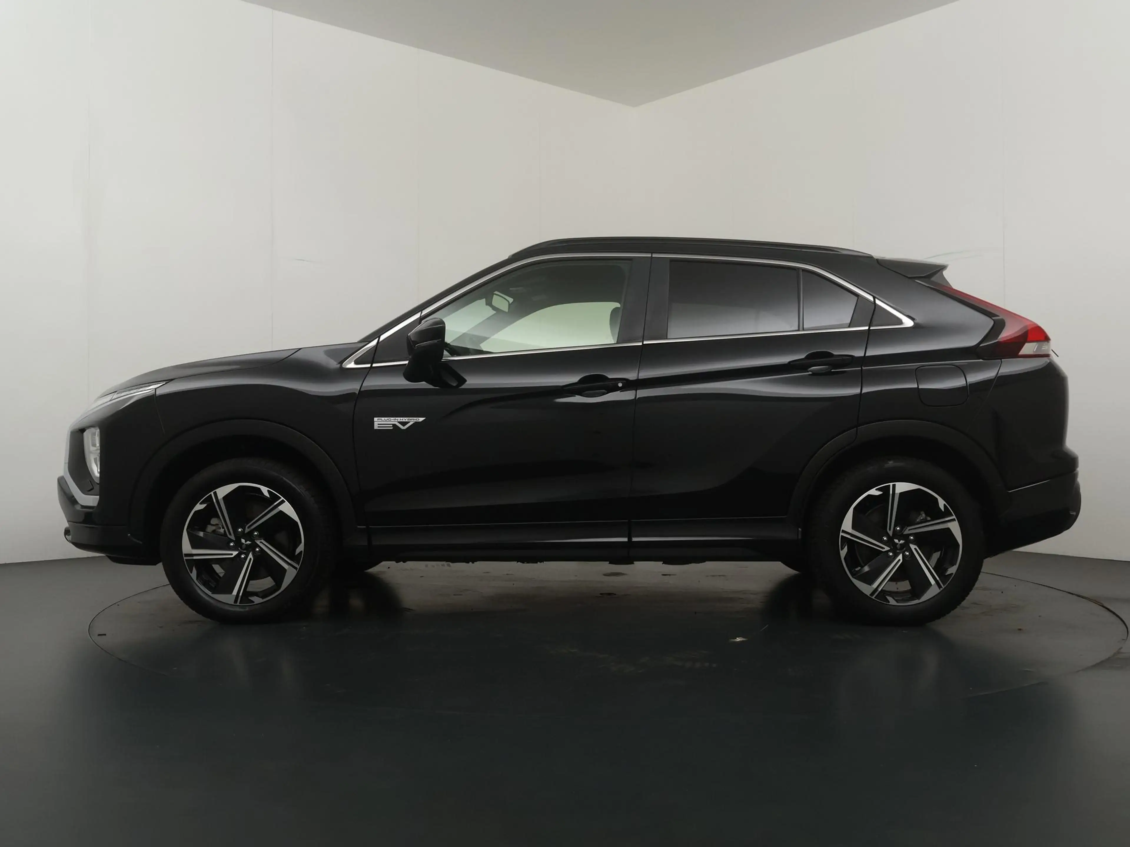 Mitsubishi Eclipse Cross 2.4 PHEV 188pk Business 4WD — photo 2
