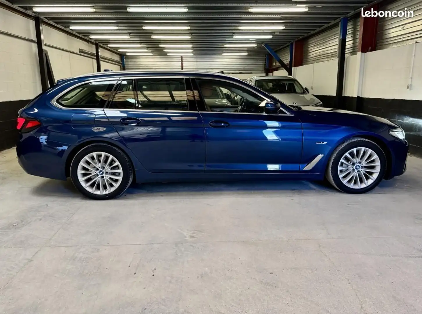 BMW 530 Touring G31 LCI 530e 530ea Hybrid PHEV TwinPower T Bleu - 2