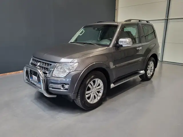 Mitsubishi Pajero 3.2 DI-D Top *Navi| Xenon| AHK*
