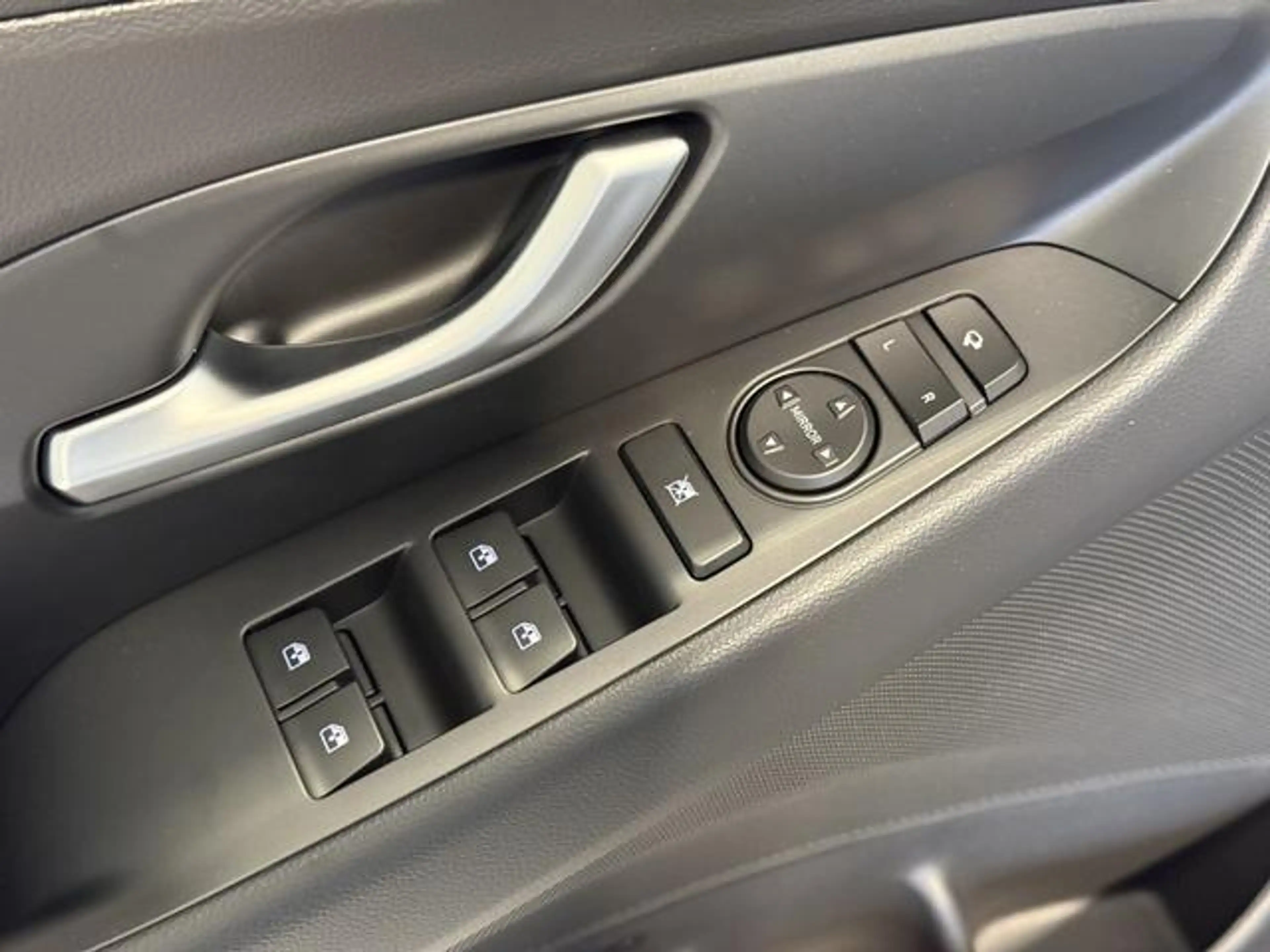 Hyundai i30 i30 Kombi Comfort 1.5 GDI / Navi / Tempomat / Si — photo 10