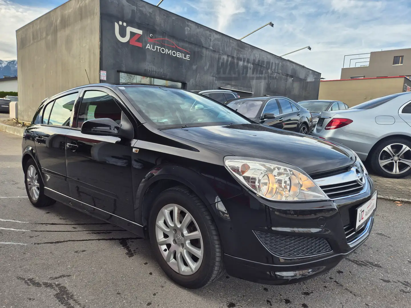 Opel Astra *** 1. Besitz *** NUR 47 Tkm!! Edition Noir - 1