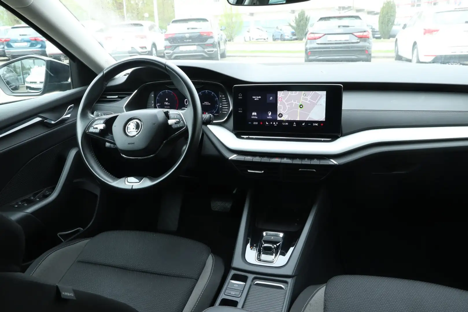 Skoda Octavia Combi 2.0 TDI Tour DSG*AHK*NAVI*SHZ*ALU*NS Schwarz - 2