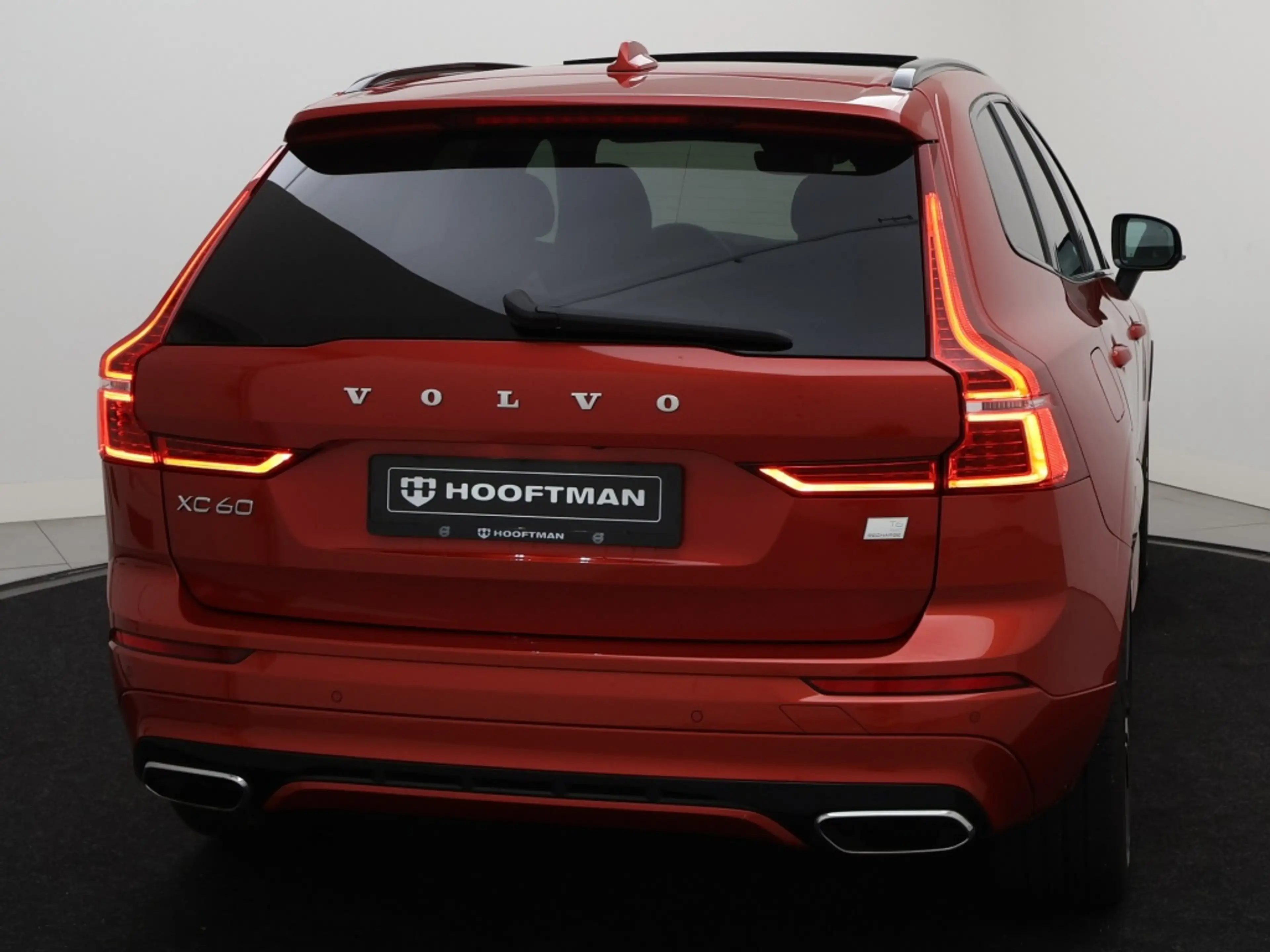 Volvo XC60 T6 PLUG-IN HYBRID R-DESIGN TREKHAAK SCHUIFDAK 21IN — photo 5