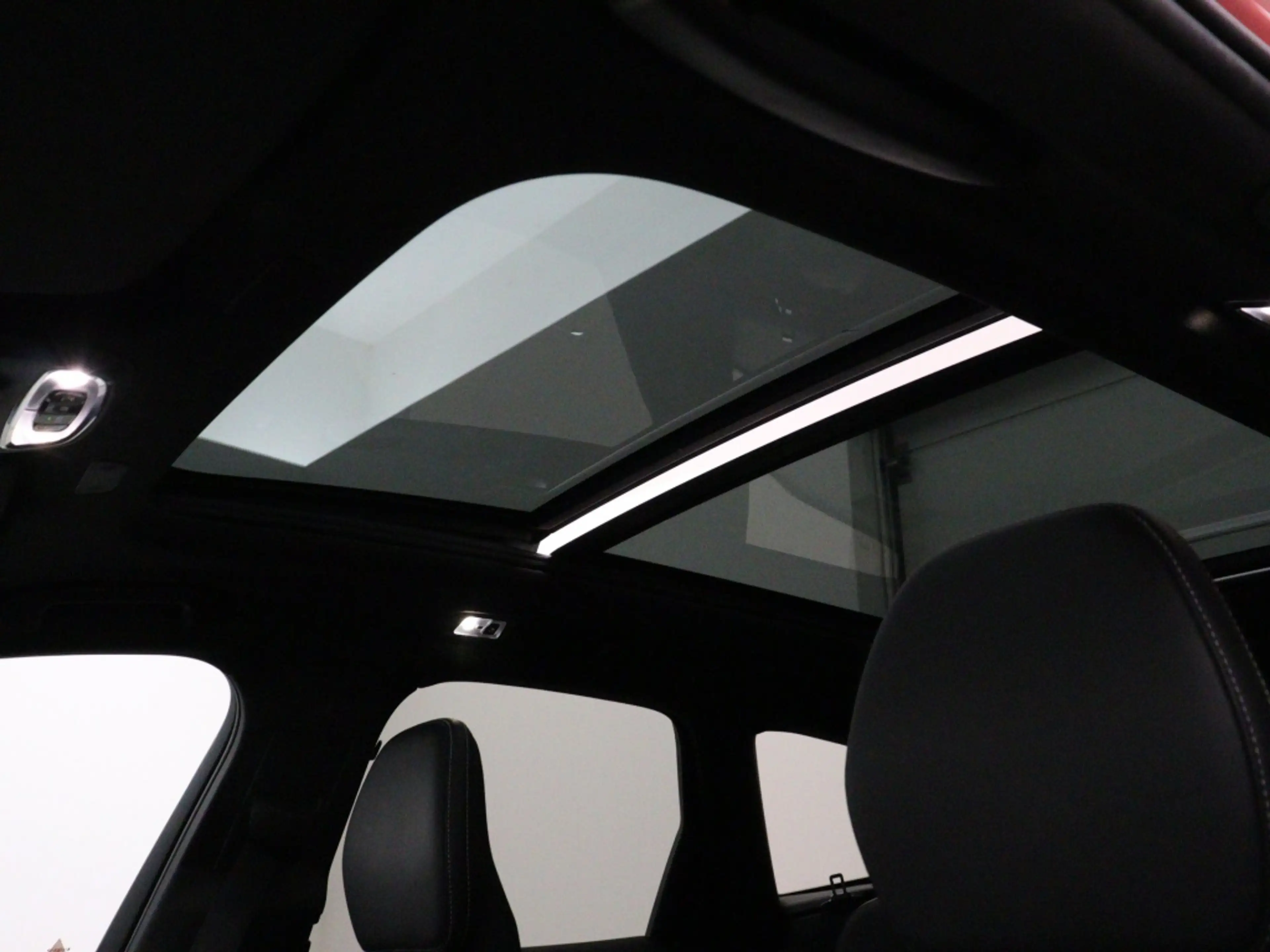 Volvo XC60 T6 PLUG-IN HYBRID R-DESIGN TREKHAAK SCHUIFDAK 21IN — photo 15