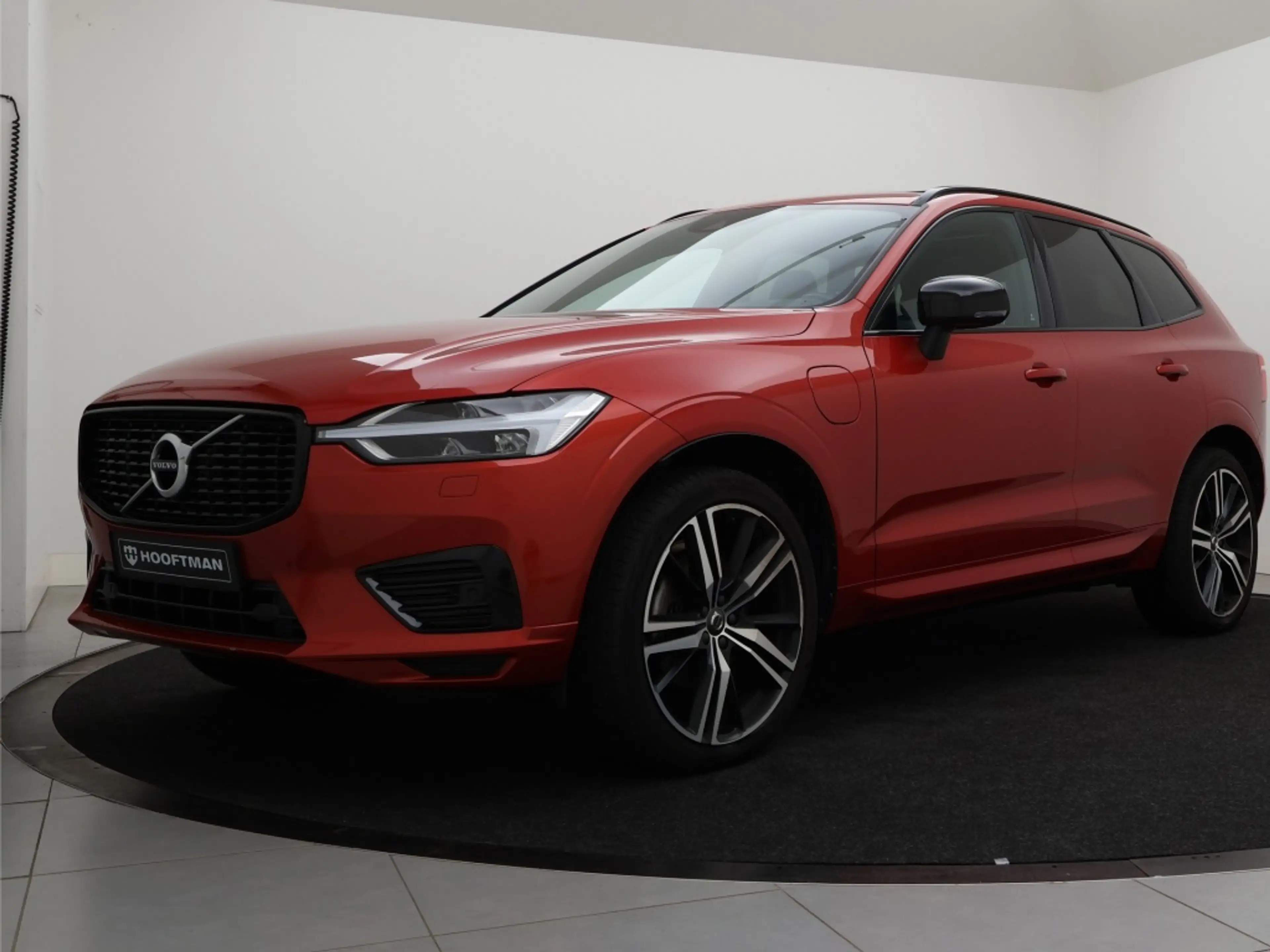 Volvo XC60 T6 PLUG-IN HYBRID R-DESIGN TREKHAAK SCHUIFDAK 21IN — photo 2