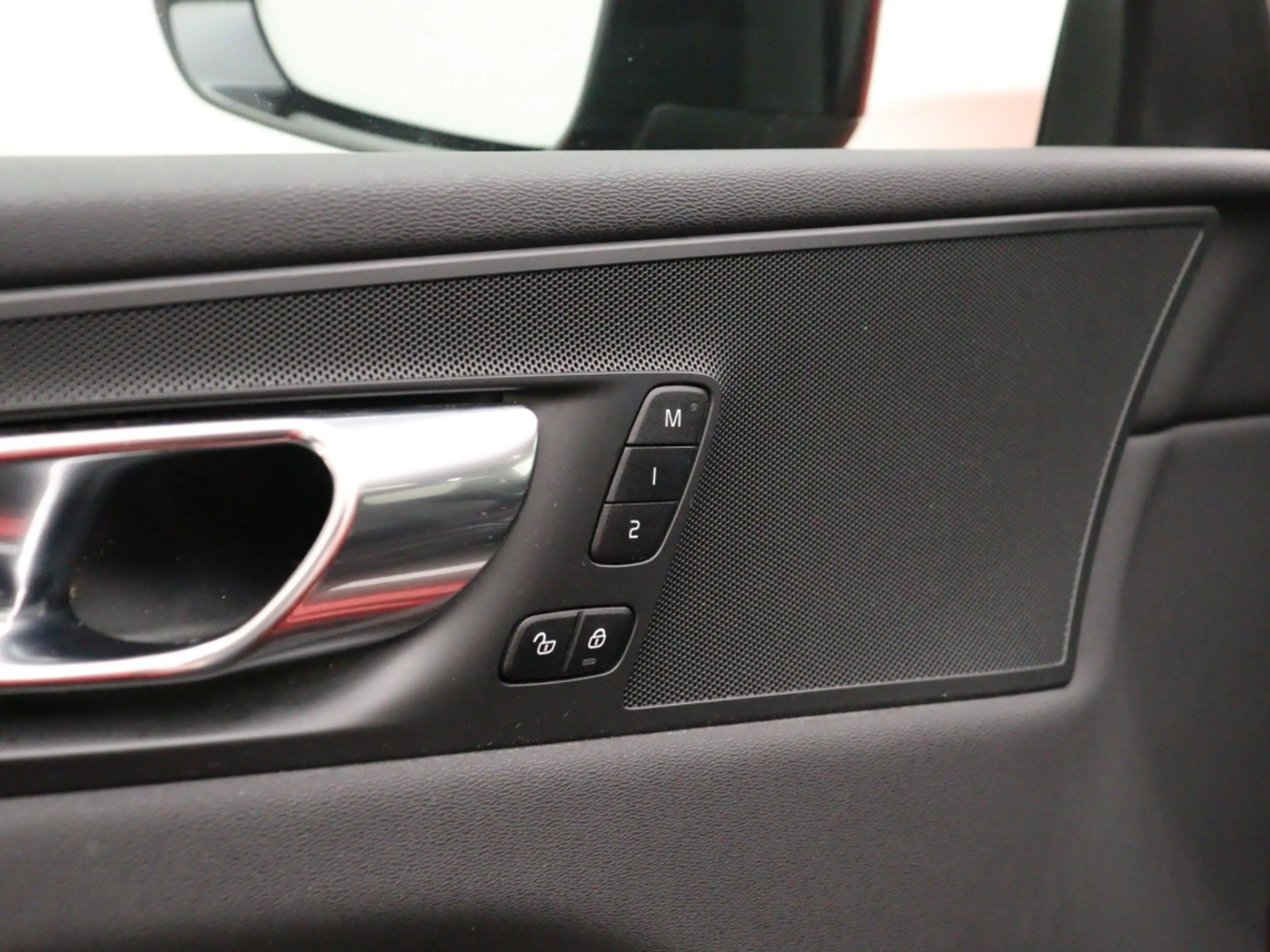 Volvo XC60 T6 PLUG-IN HYBRID R-DESIGN TREKHAAK SCHUIFDAK 21IN — photo 13