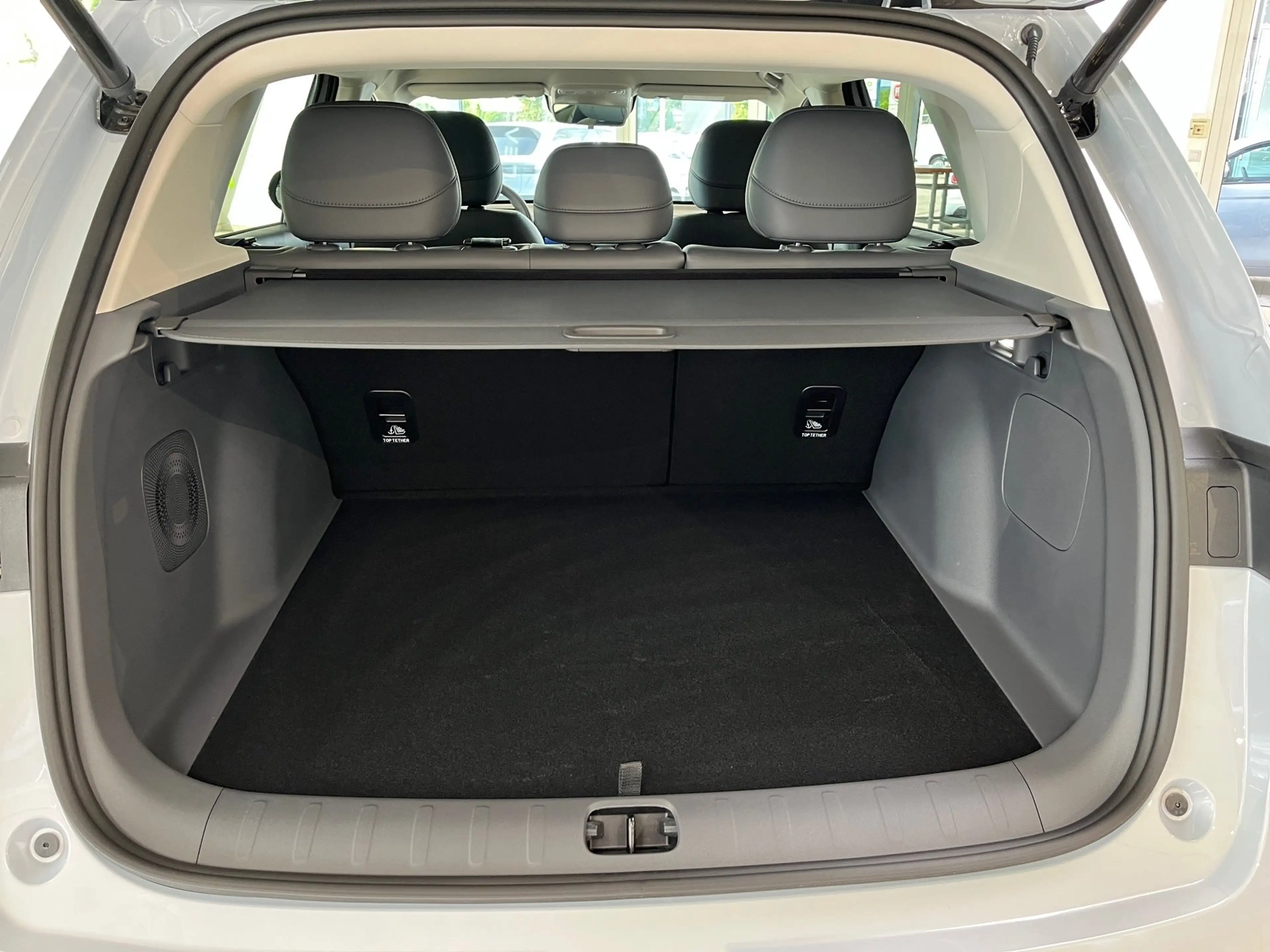 Leapmotor B10 B10 HYBRID EV - Design — photo 5