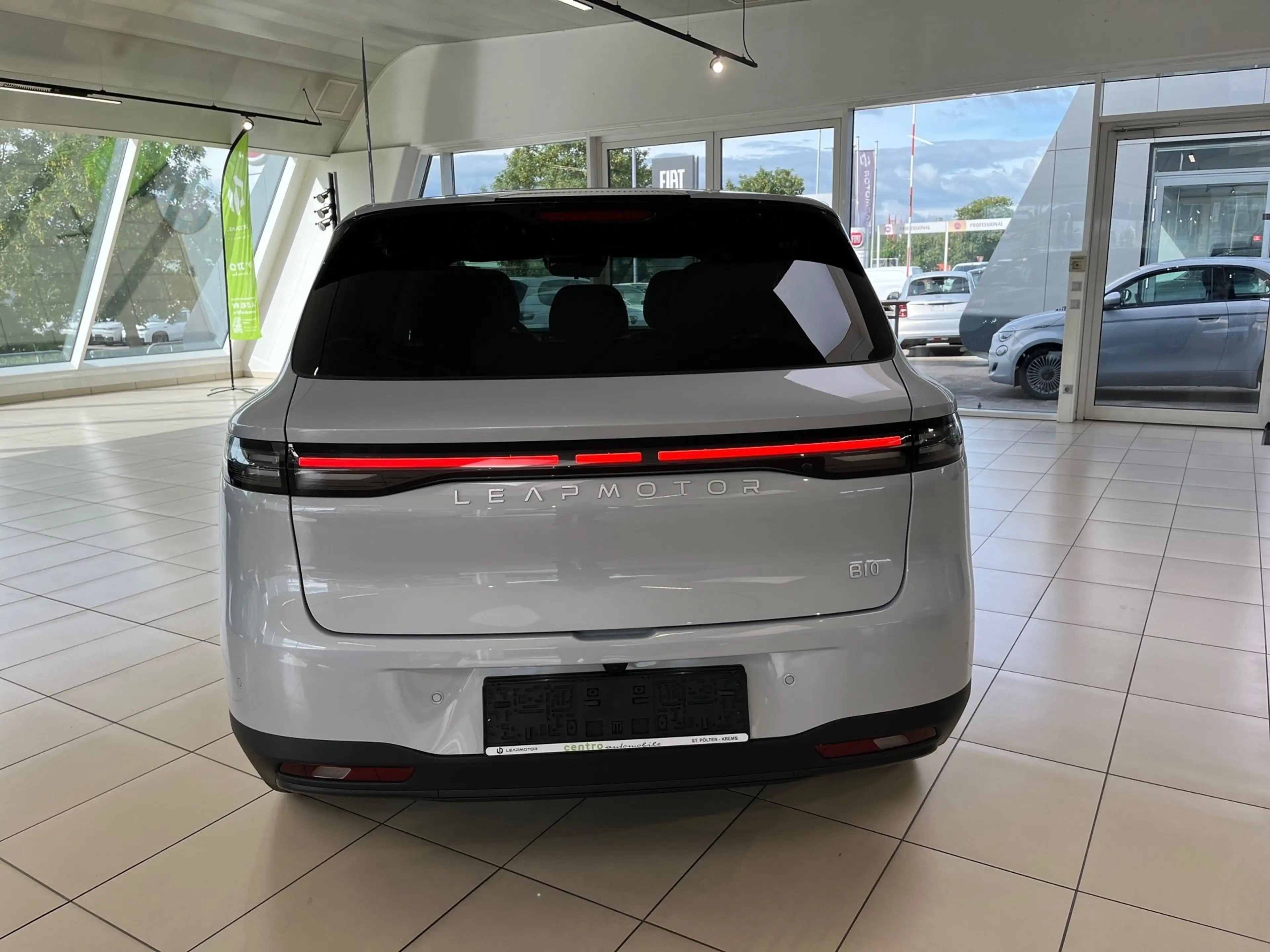 Leapmotor B10 B10 HYBRID EV - Design — photo 11