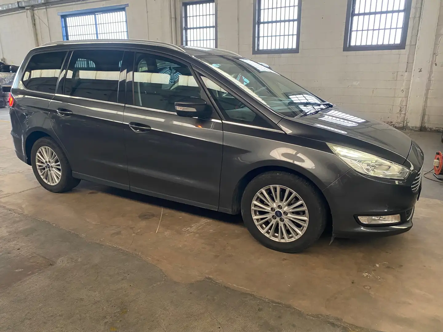 Ford Galaxy Galaxy 2.0 Td 150cv/ 7 posti/ Distribuzione fatta Grigio - 1