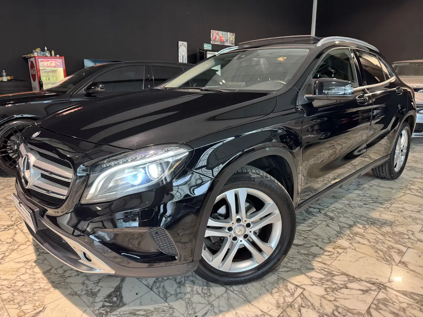 Mercedes-Benz GLA 200 200d (cdi) Automatic Premium auto Nero - 1