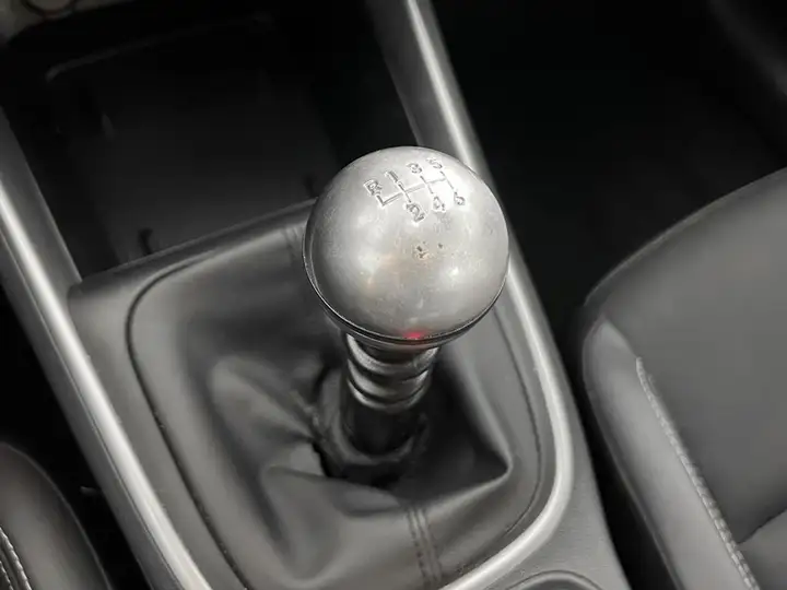 Jeep Avenger 1.2 Turbo Summit 2023, foto 14