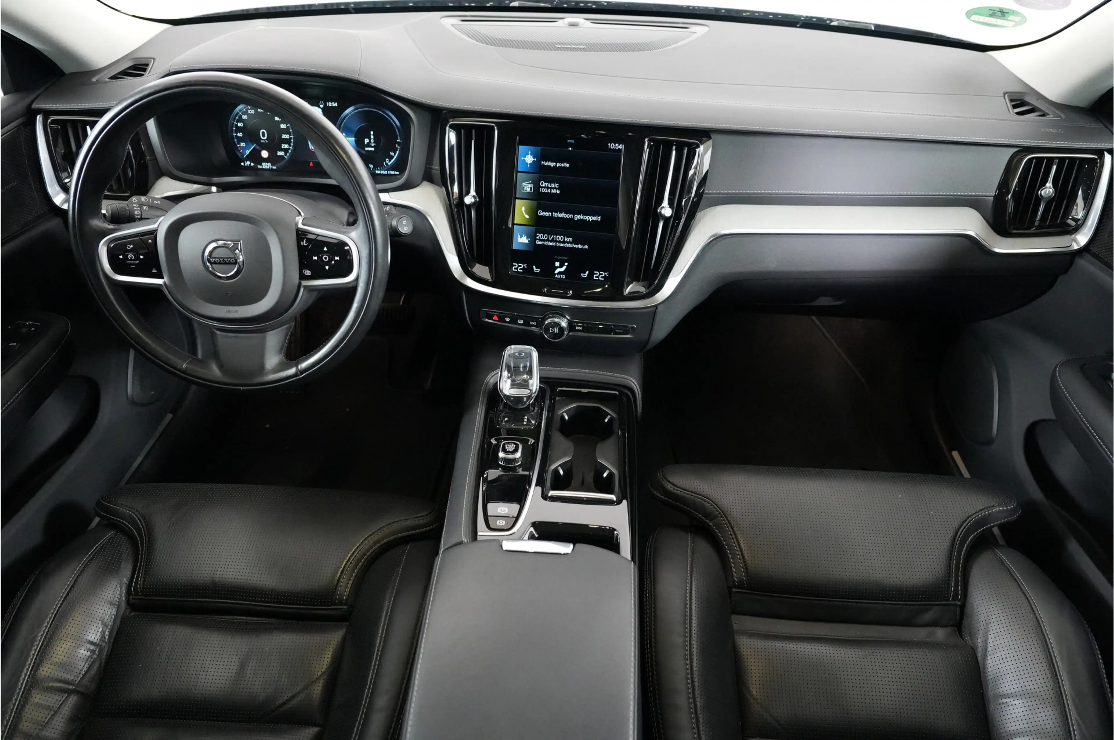Volvo V60 2.0 T8 Recharge PHEV 455 pk Plus Bright AWD | Pano — photo 2