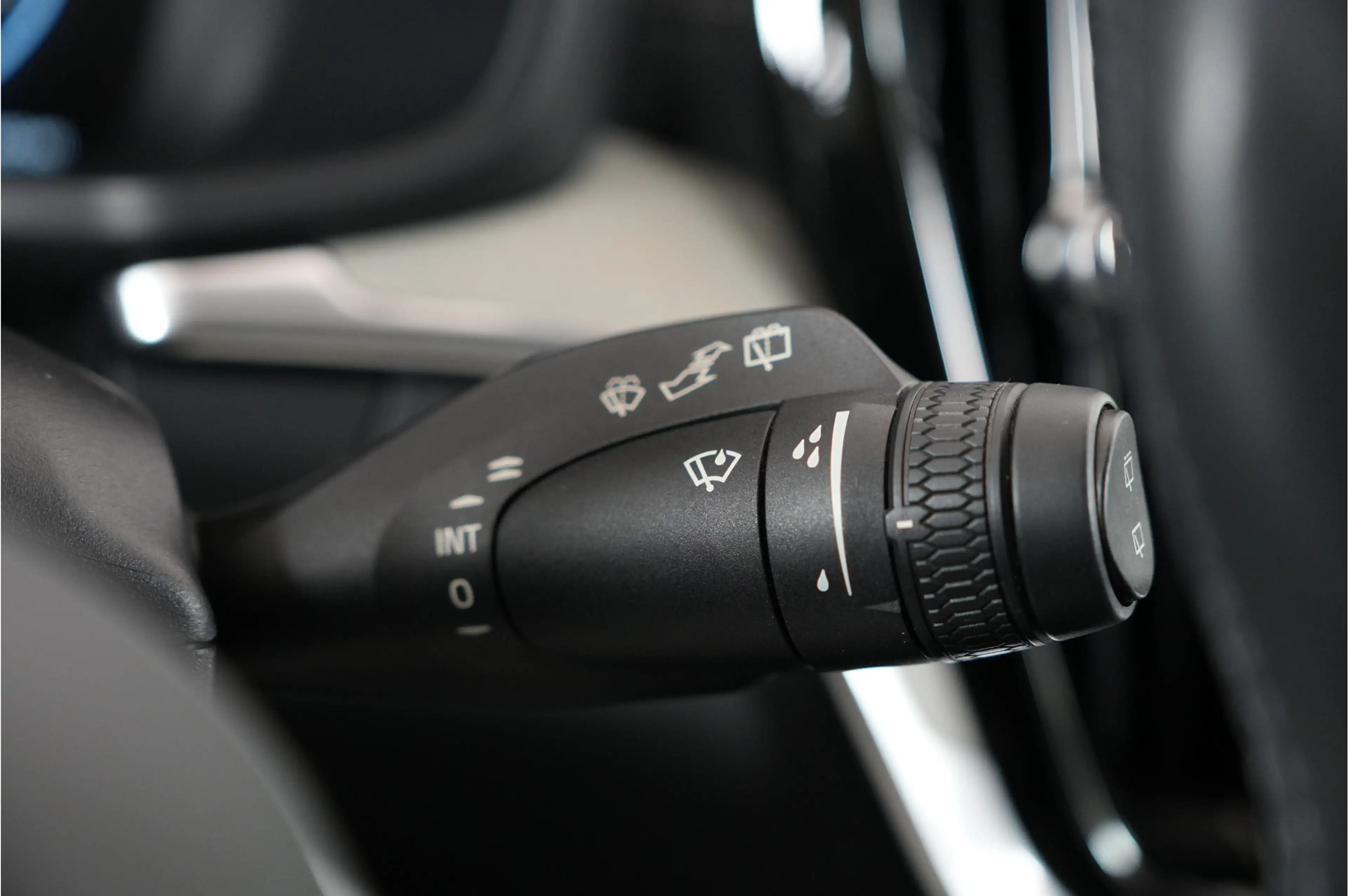 Volvo V60 2.0 T8 Recharge PHEV 455 pk Plus Bright AWD | Pano — photo 27