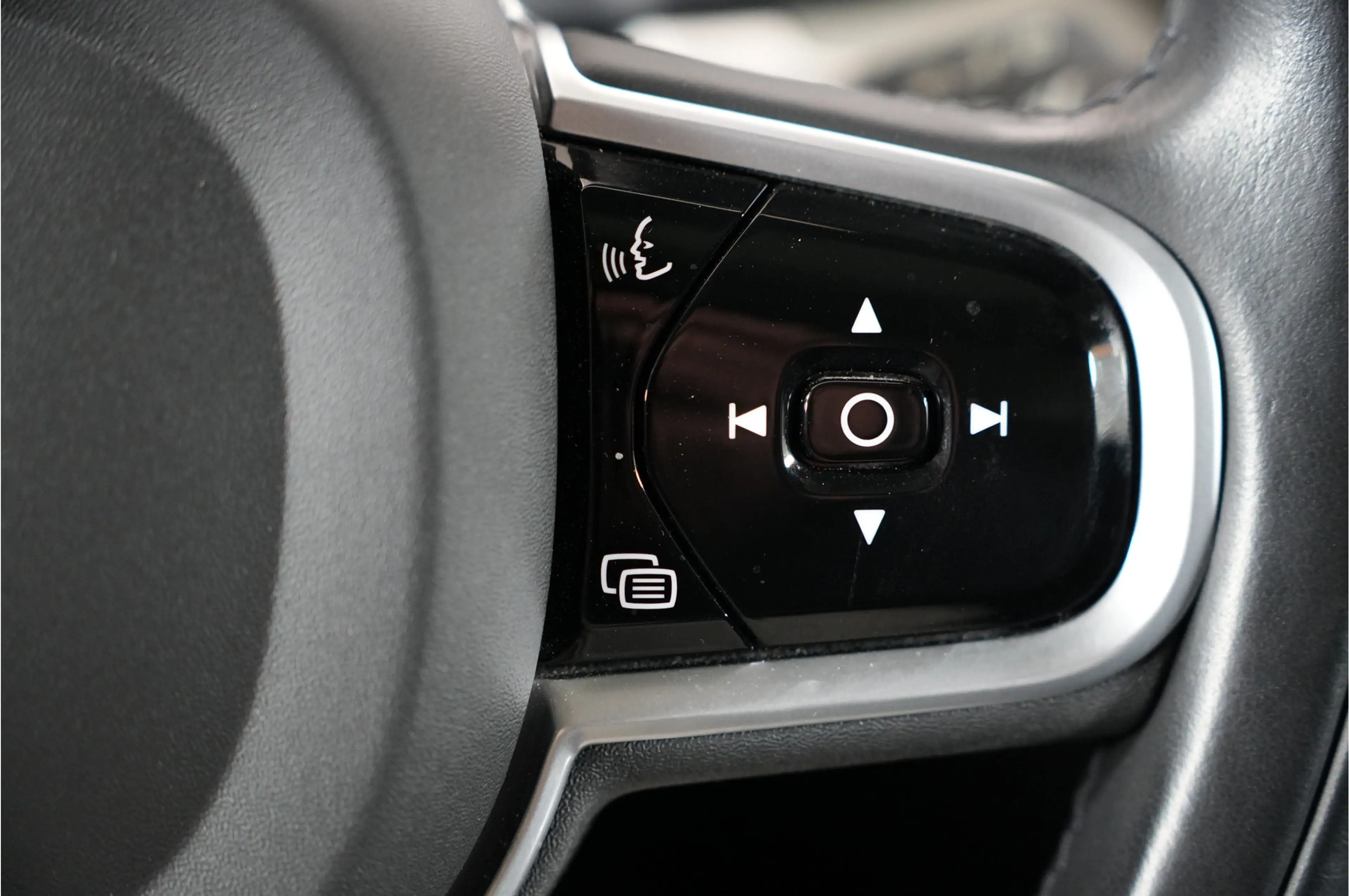 Volvo V60 2.0 T8 Recharge PHEV 455 pk Plus Bright AWD | Pano — photo 29