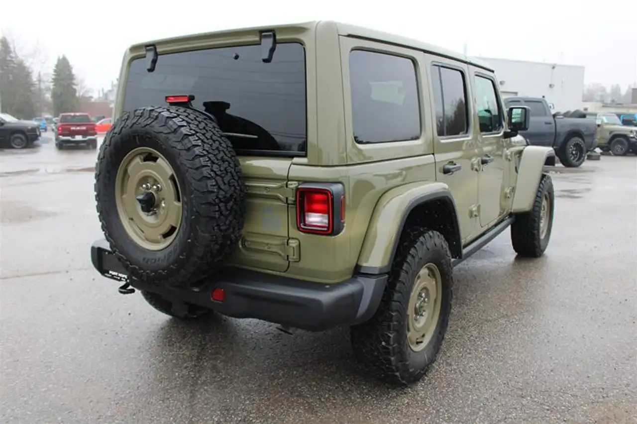 Jeep Wrangler снимка Jeep Wrangler