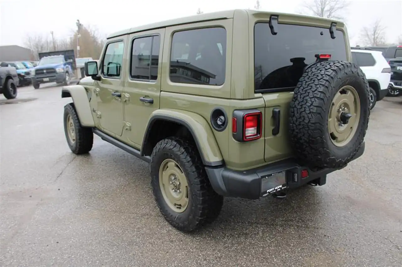 Jeep Wrangler снимка Jeep Wrangler