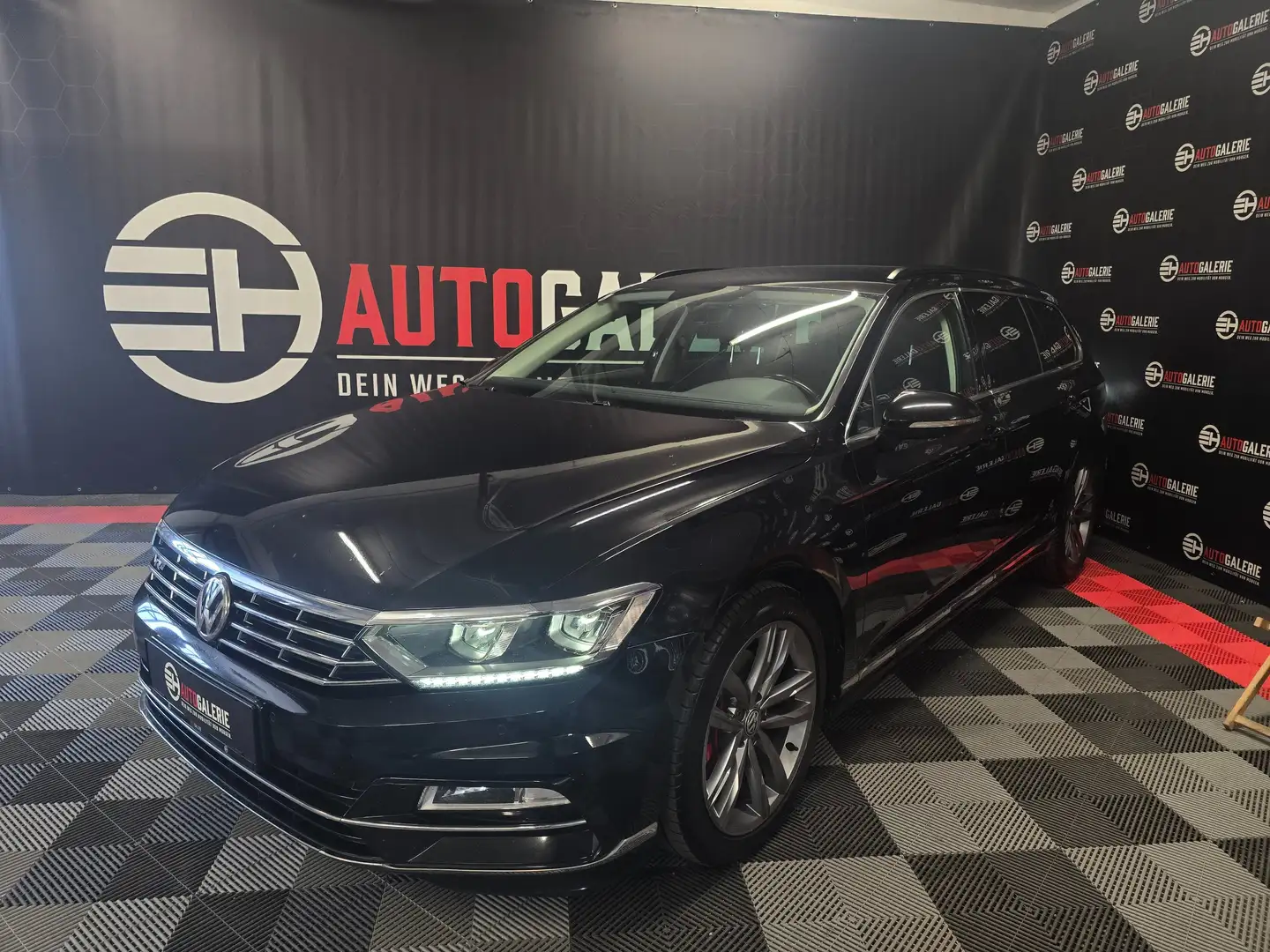 Volkswagen Passat Variant Variant R-Line 2,0 TDI SCR DSG *LED*ACC*AHK* Schwarz - 1