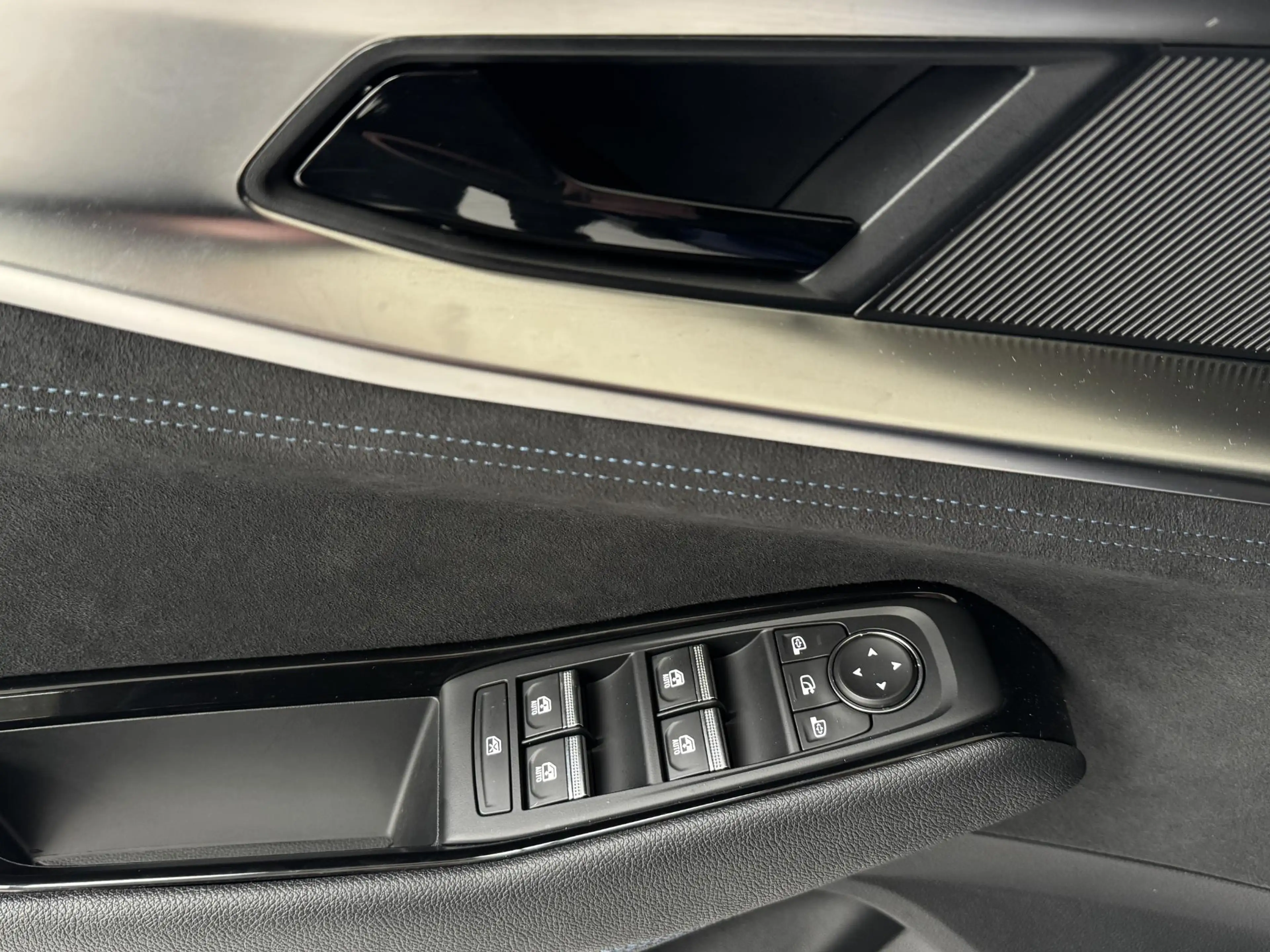 Renault Austral 1.2 E-Tech full hybrid 200 Techno Esprit Alpine | — photo 17