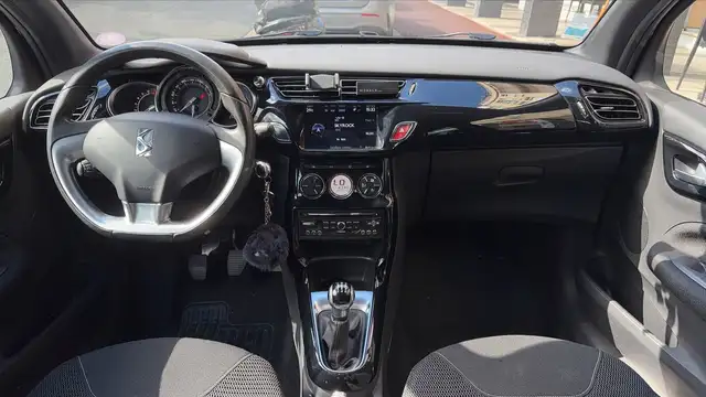 Citroen DS3 view 11