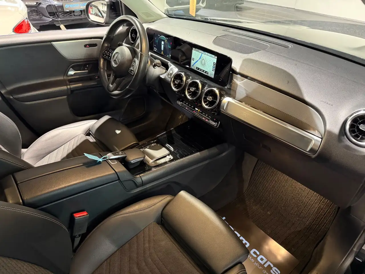 Mercedes-Benz GLB 220 GLB-Klasse GLB 220 d Style / AHK / NAVI / Soundsy Bild 24