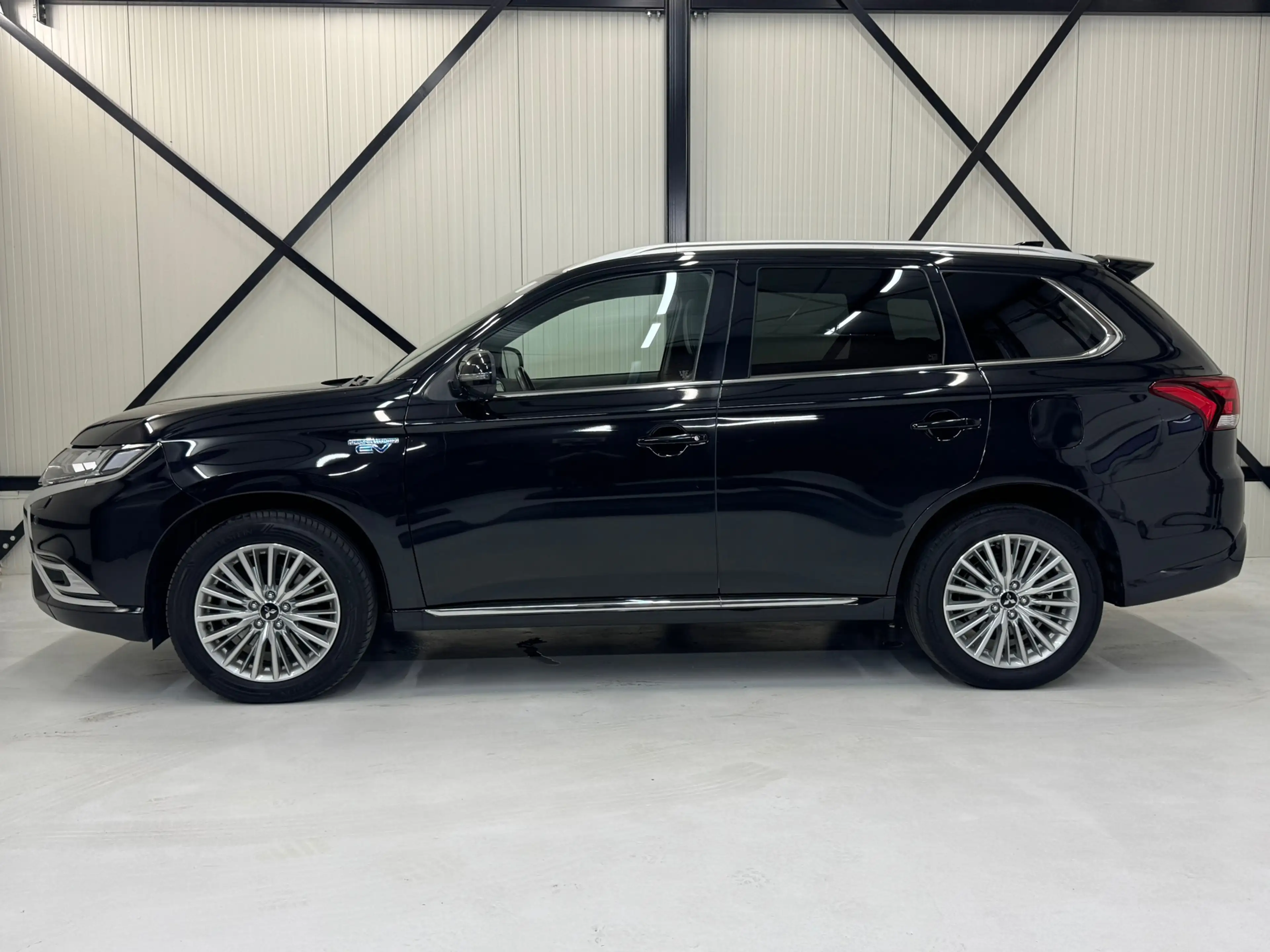 Mitsubishi Outlander 2.4 PHEV Instyle |Trekhaak|Clima|Stoelverwarming|S — photo 9