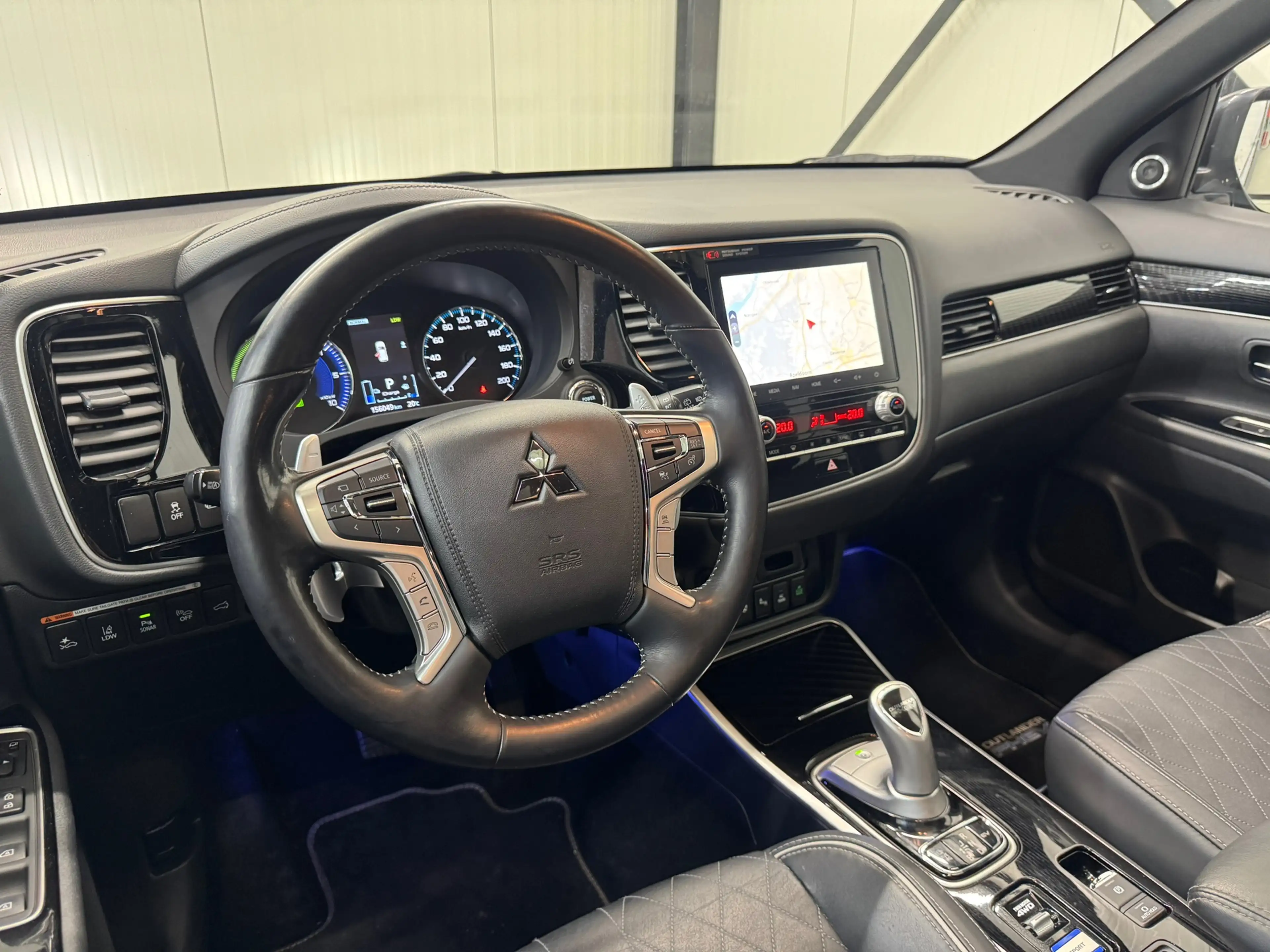 Mitsubishi Outlander 2.4 PHEV Instyle |Trekhaak|Clima|Stoelverwarming|S — photo 4