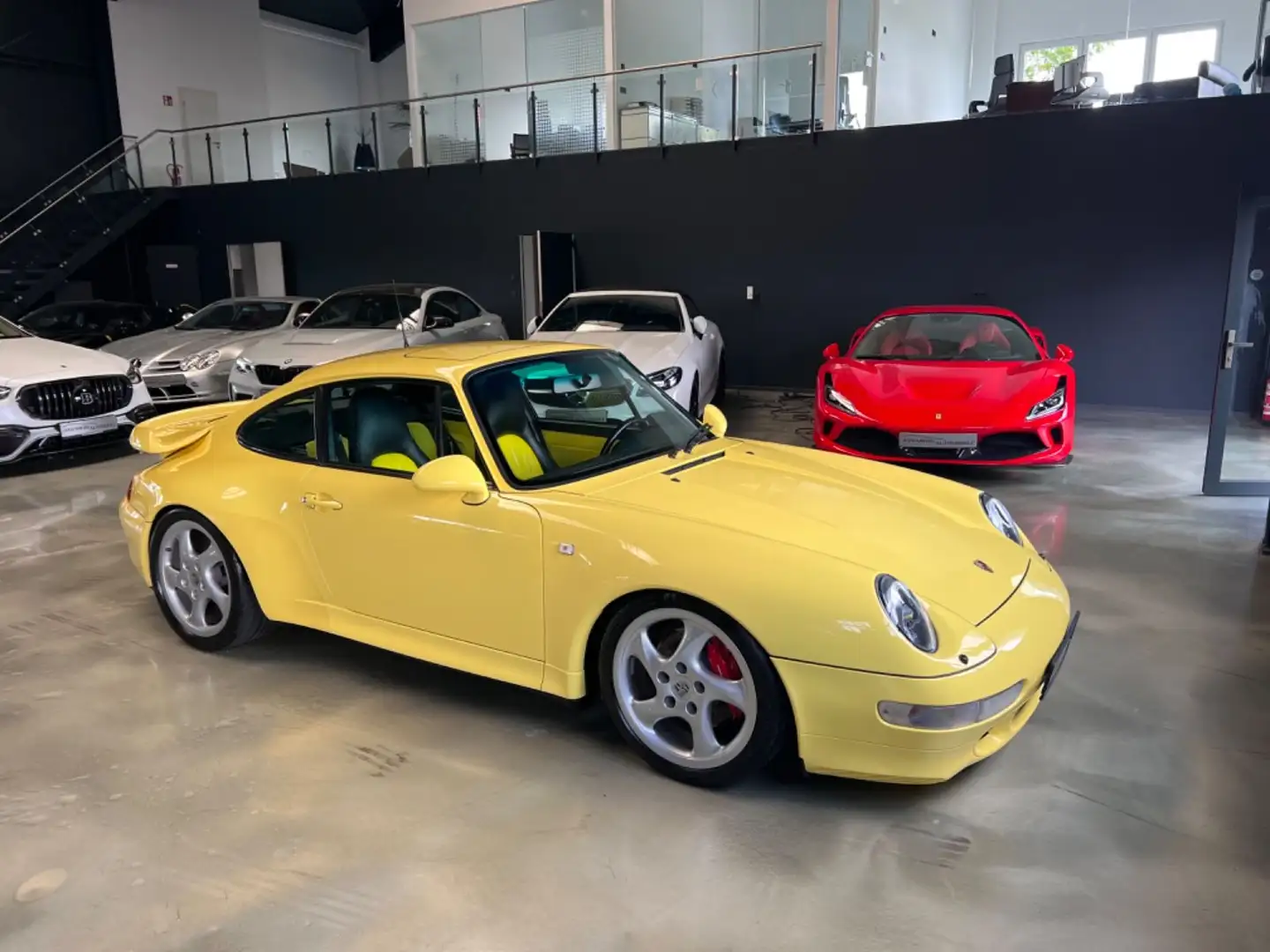 Porsche 993 TURBO WLS 1 PTS FARBE/LEDER EXCLUSIV/DEUTSCH Geel - 2