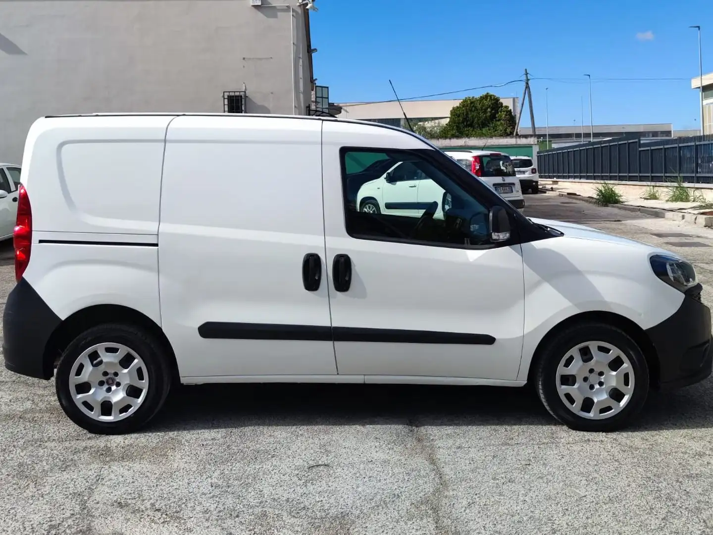 Fiat Doblo Doblo 1.6 natural power FURGONE 3 POSTI Bílá - 2
