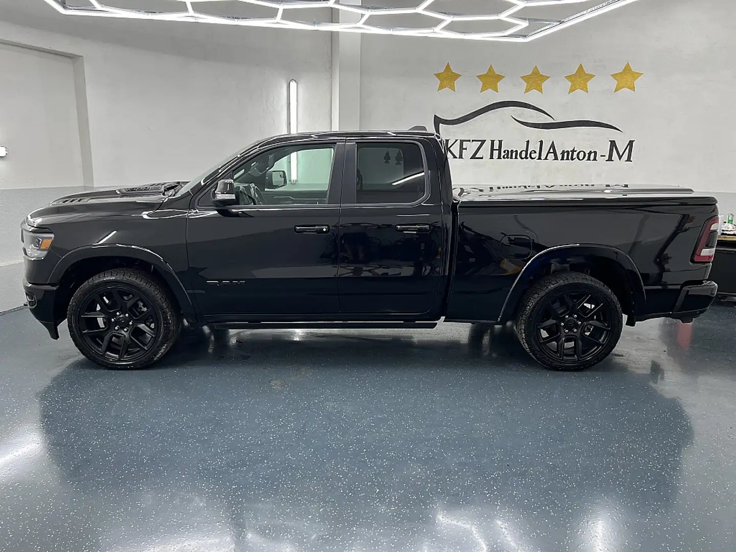 Dodge RAM 2021 RAM 1500 LARAMIE QUAD CAB 4X4 *SOFORTFINAN... Noir - 2