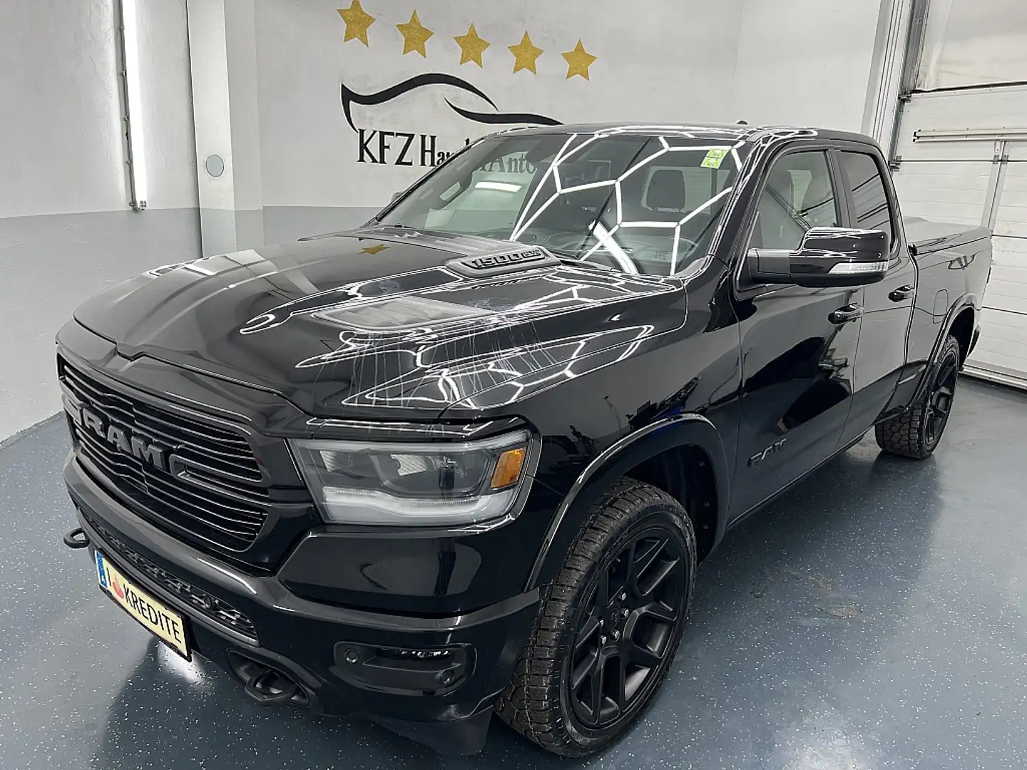 Dodge RAM 2021 RAM 1500 LARAMIE QUAD CAB 4X4 *SOFORTFINAN... Noir - 1