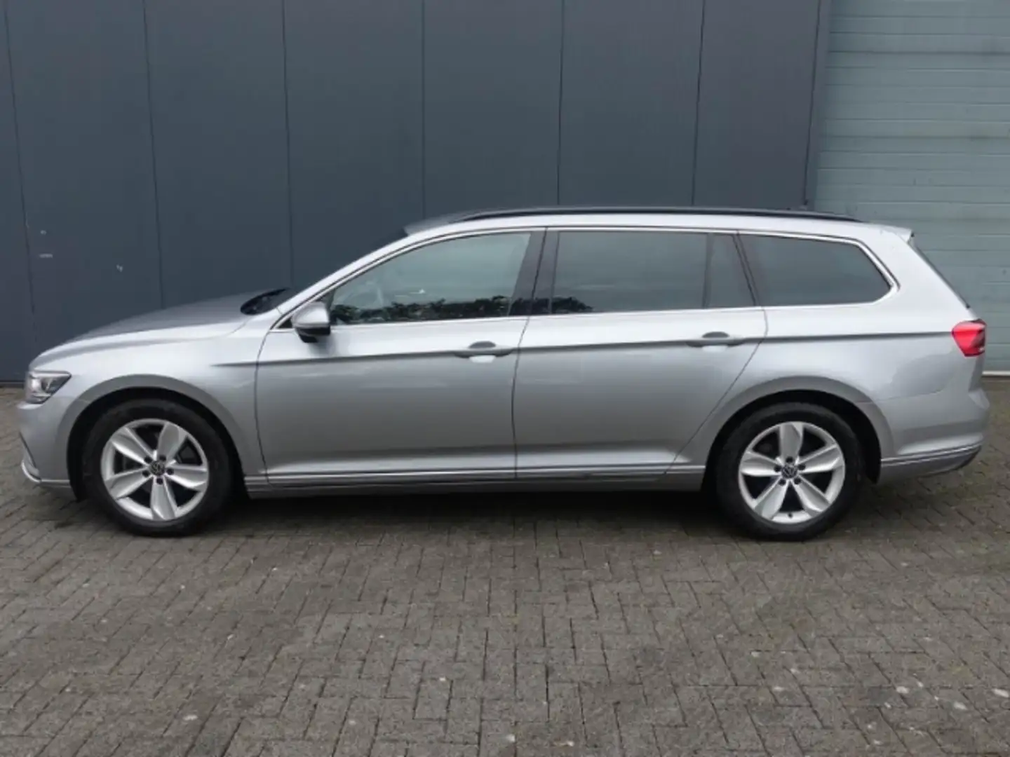Volkswagen Passat Variant 2.0 TDI DSG+BUSINESS+NAVI+DIG.COCKPIT Silber - 2