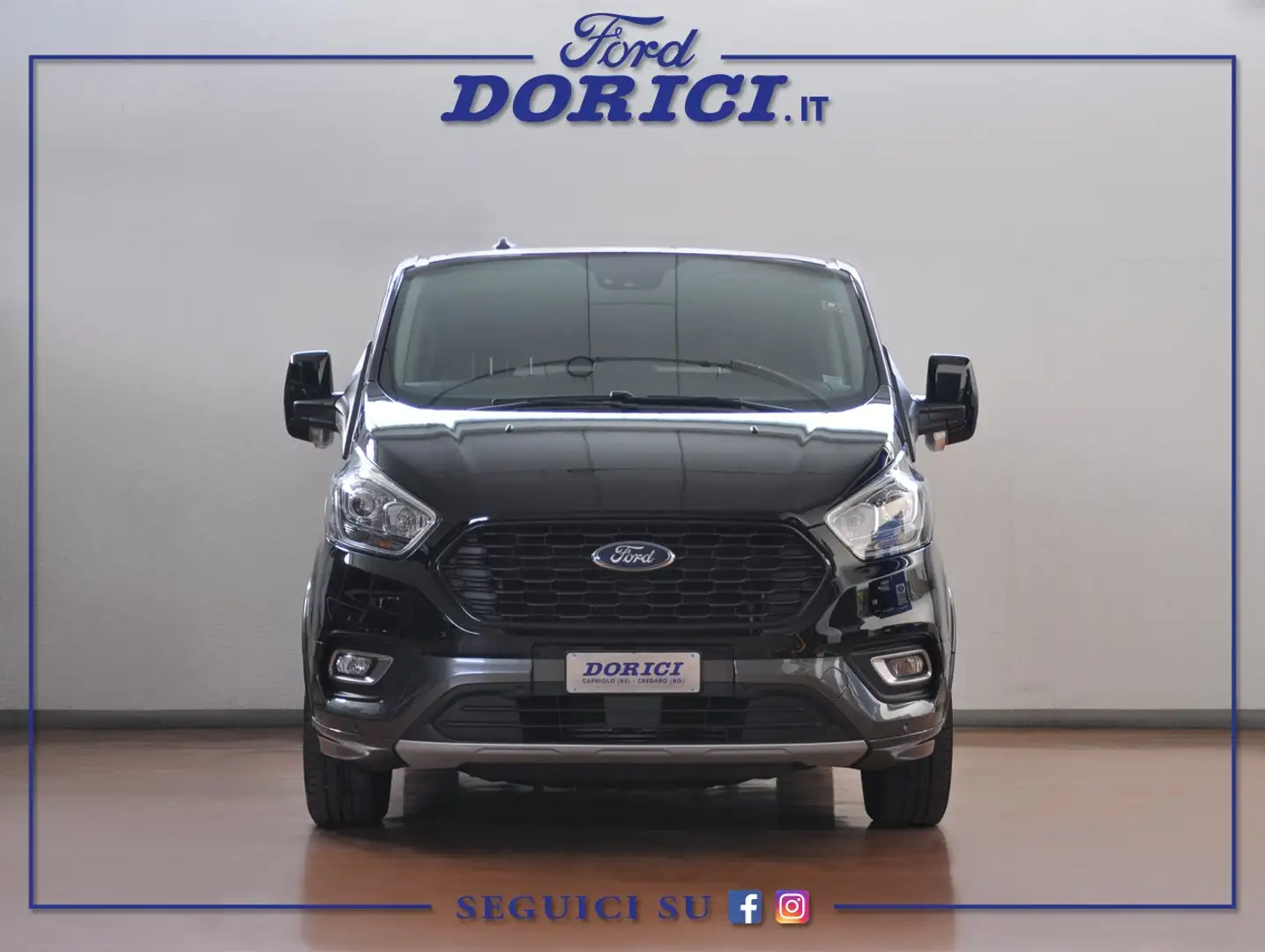 Ford Tourneo Custom 320 2.0 EcoBlue 170Cv aut. PL Active Černá - 2