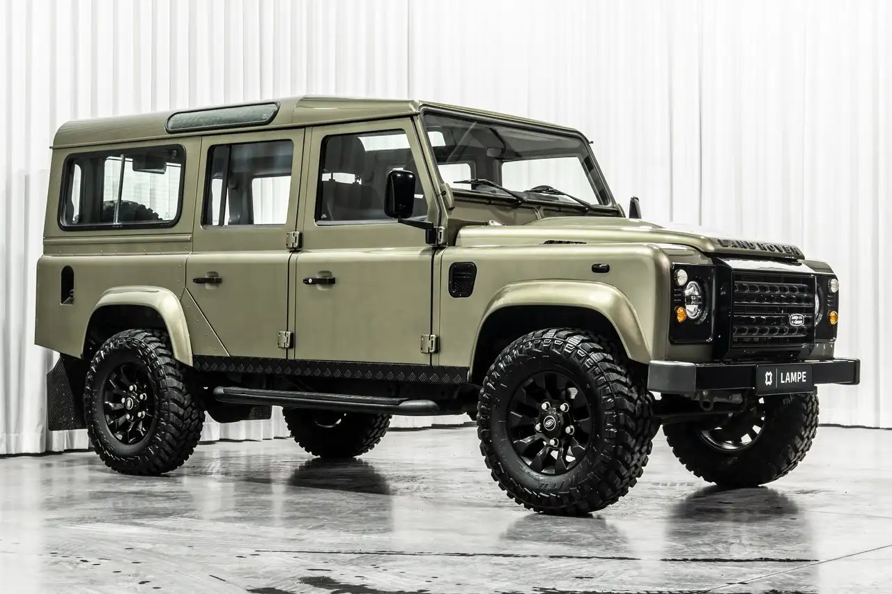 Land Rover Defender 110 TD4 Lichte Vracht Willow Green Trekhaak Radio — foto 6