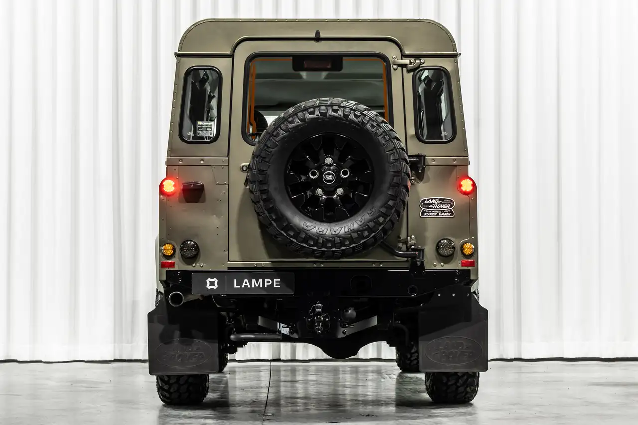 Land Rover Defender 110 TD4 Lichte Vracht Willow Green Trekhaak Radio — foto 7