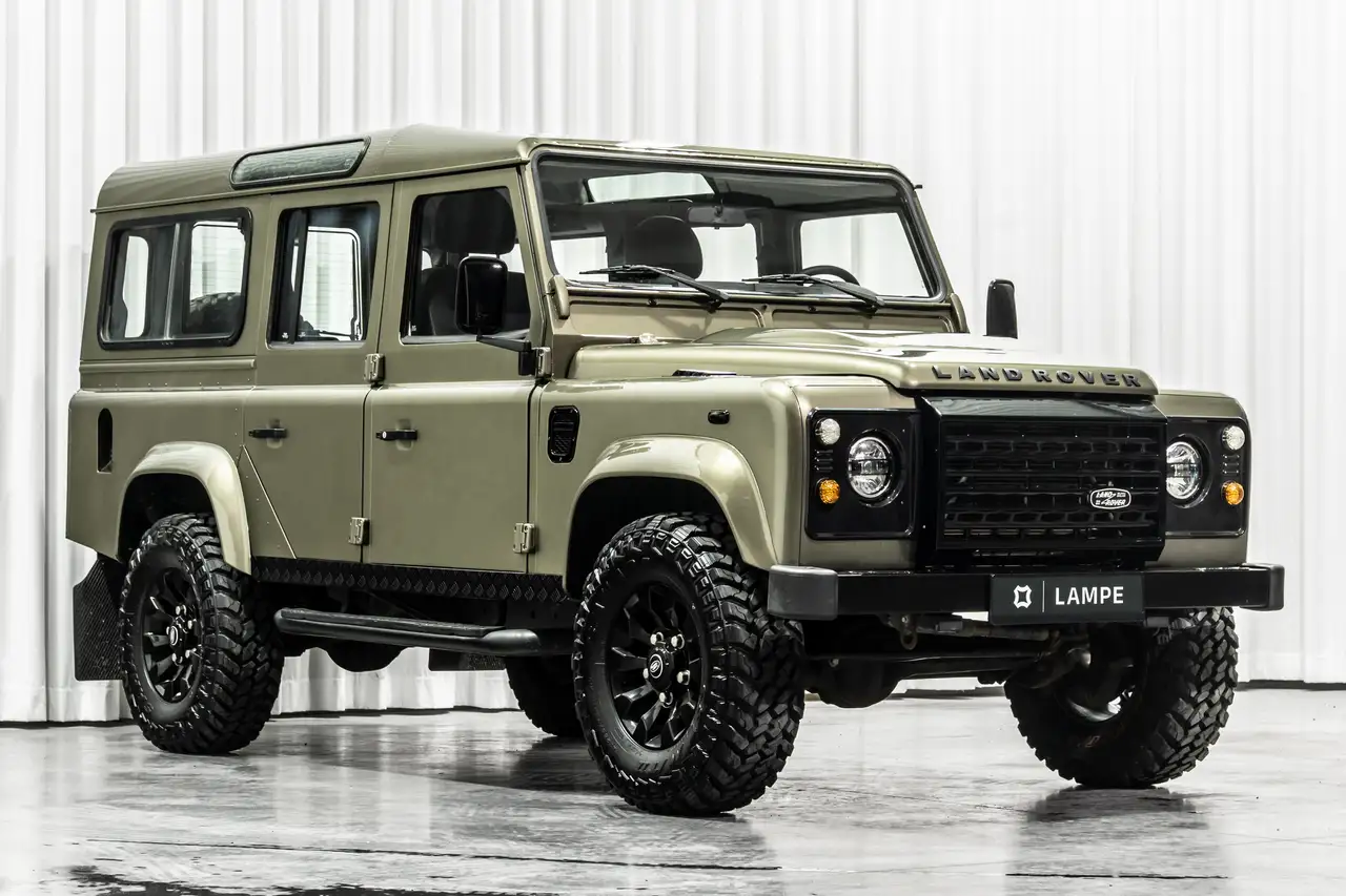 Land Rover Defender 110 TD4 Lichte Vracht Willow Green Trekhaak Radio — foto 5