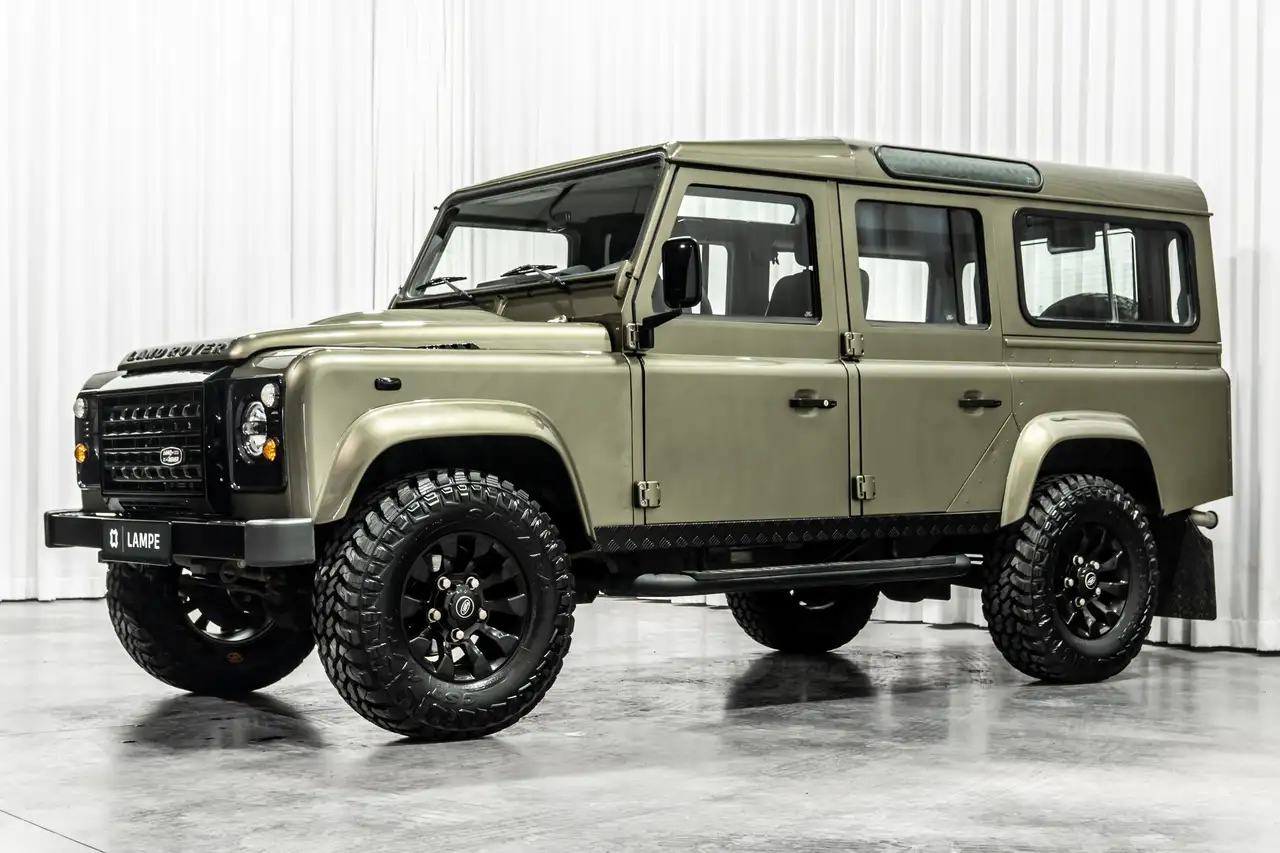 Land Rover Defender 110 TD4 Lichte Vracht Willow Green Trekhaak Radio — foto 4