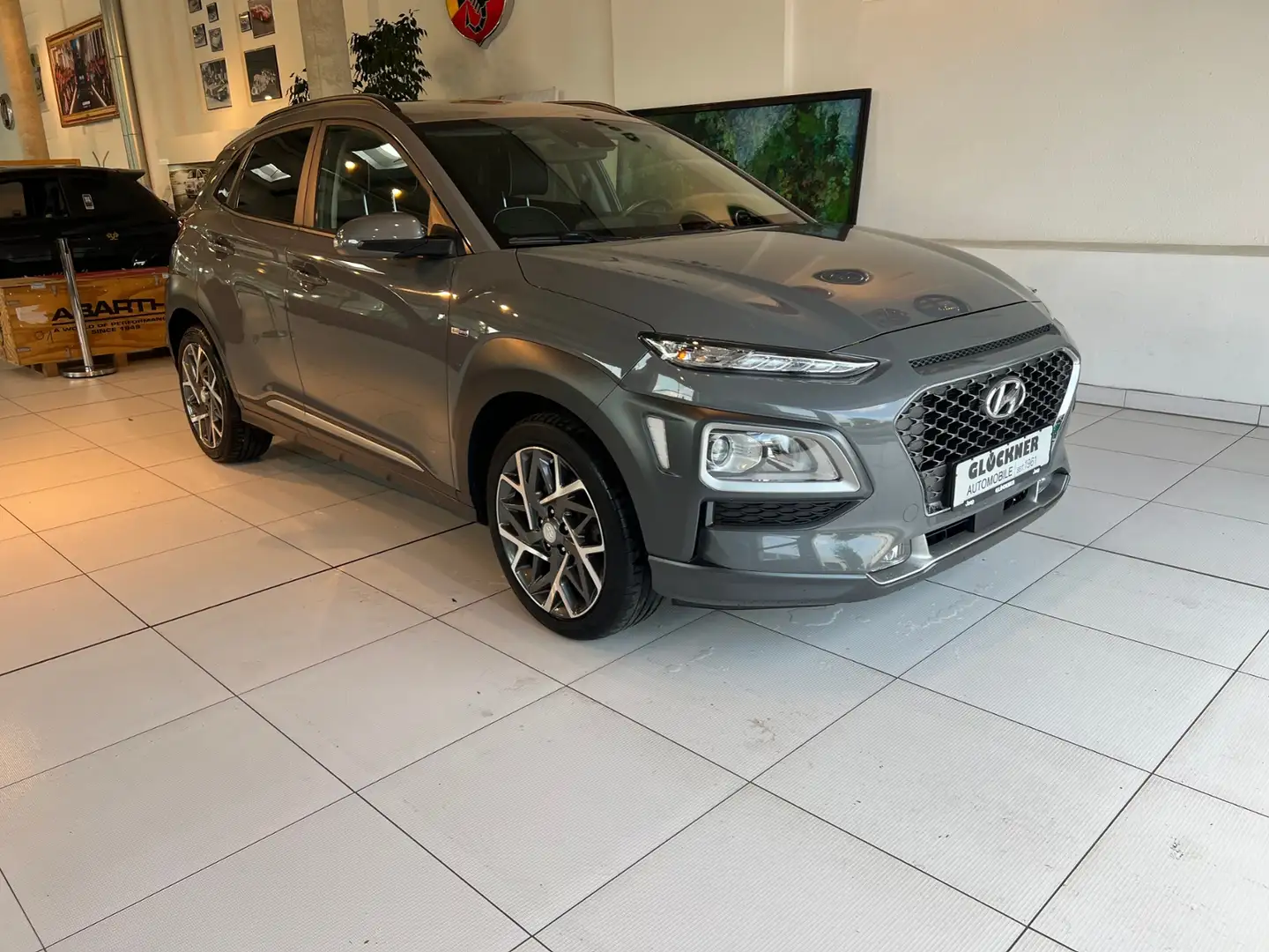 Hyundai KONA Grau - 2