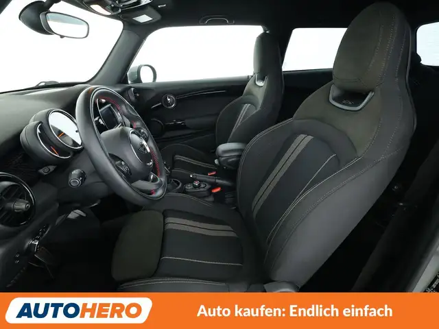 Mini Hatch view 10