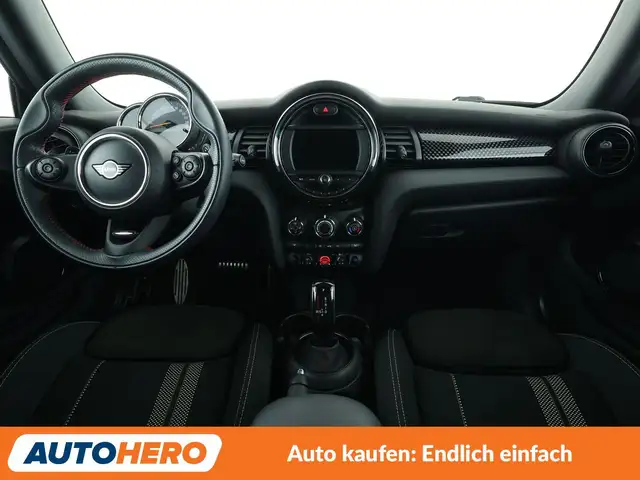 Mini Hatch view 12